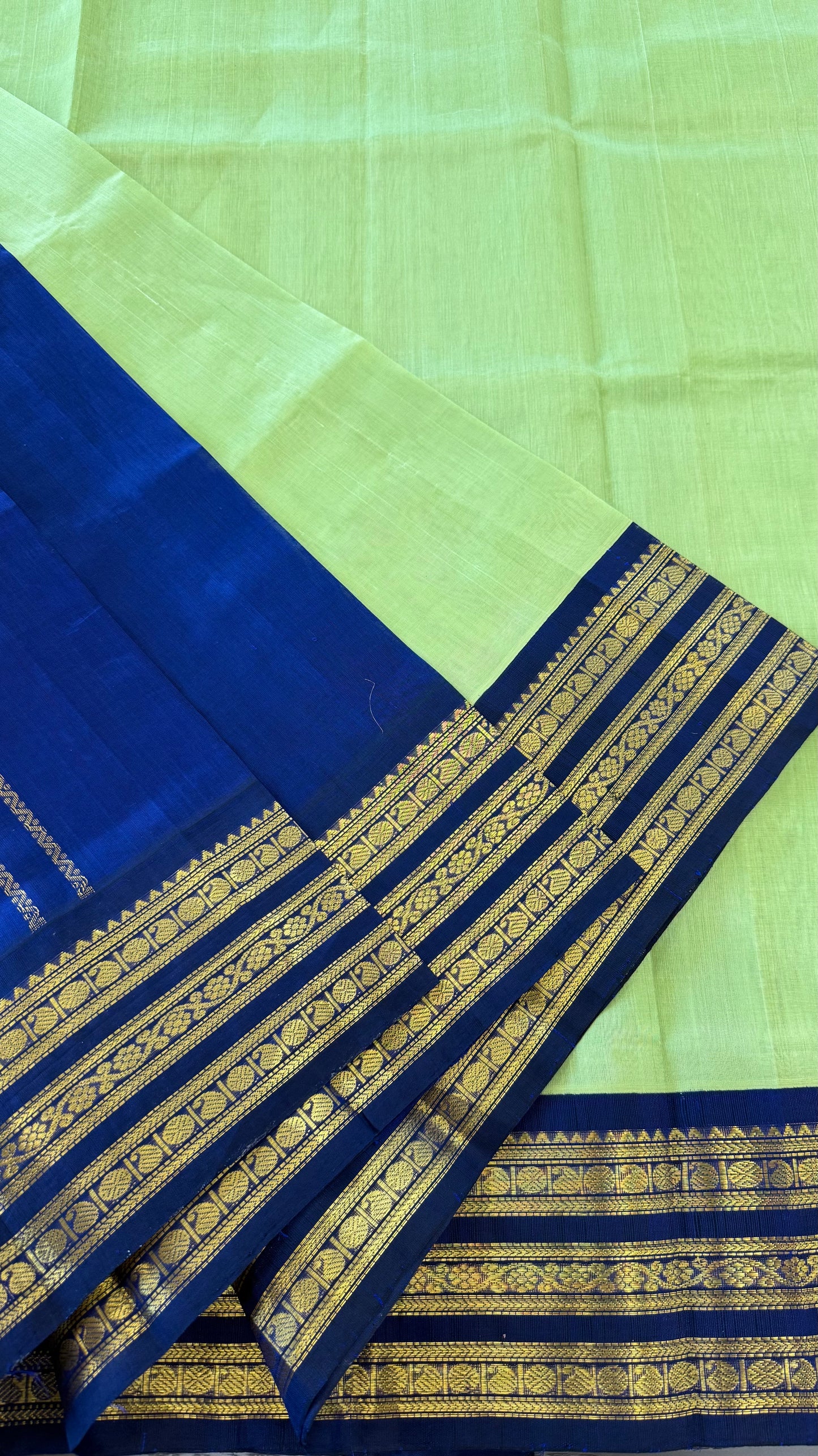 LEAF GREEN WITH CONTRAST ROYAL BLUE KANCHIPURAM SILK COTTON (KSC92)