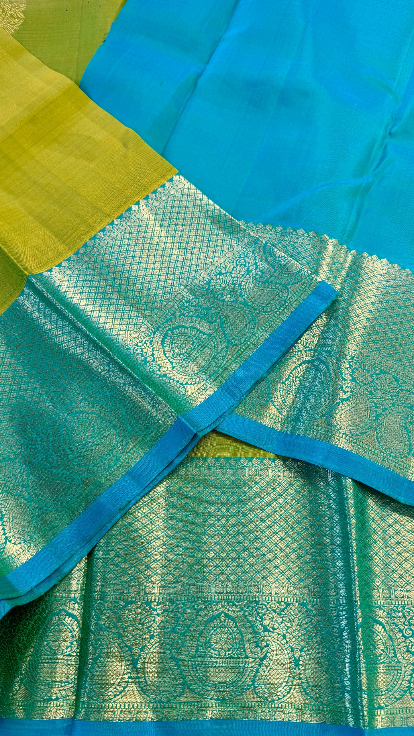 PARROT GREEN WITH TURQUOISE BLUE CONTRAST HANDLOOM KANICHIPURAM SILK SAREE (KSS24)