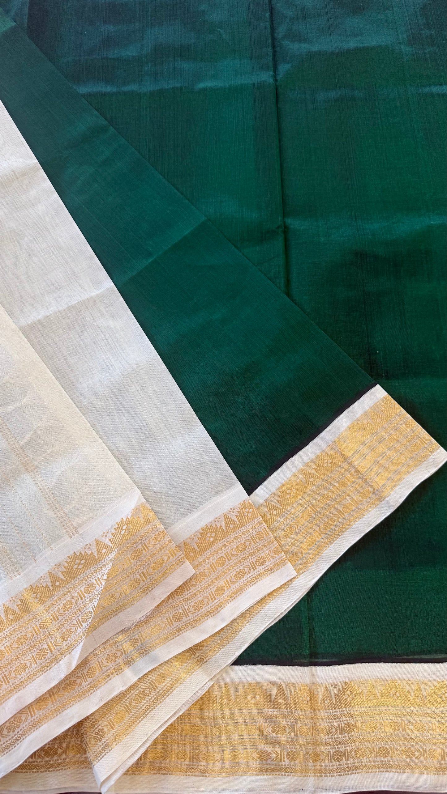 ROYAL GREEN WITH CONTRAST CREAM KANCHIPURAM SILK COTTON (KSC83)