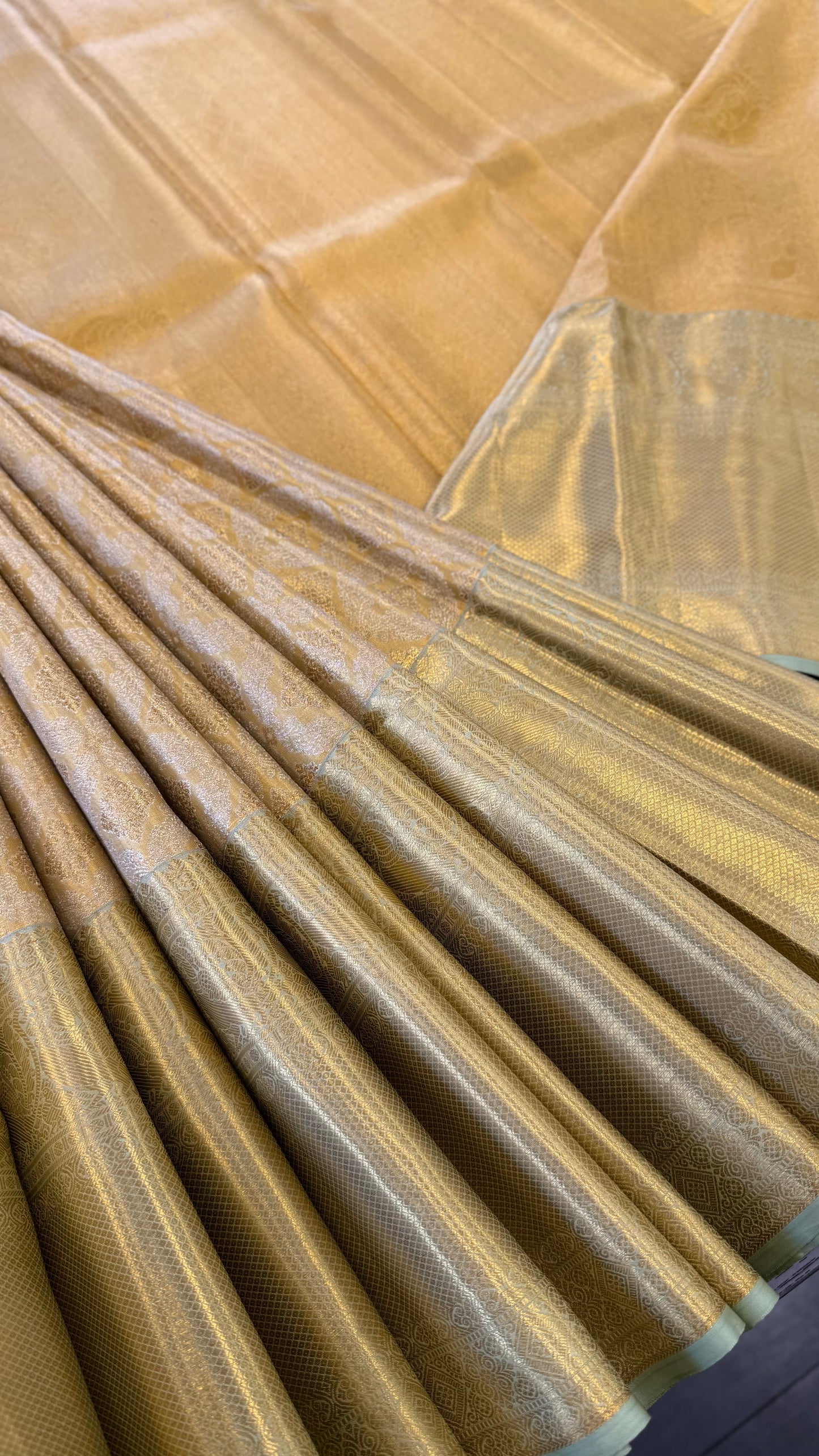 GOLDEN MINT HANDLOOM KANICHIPURAM SILK SAREE (KSS205)