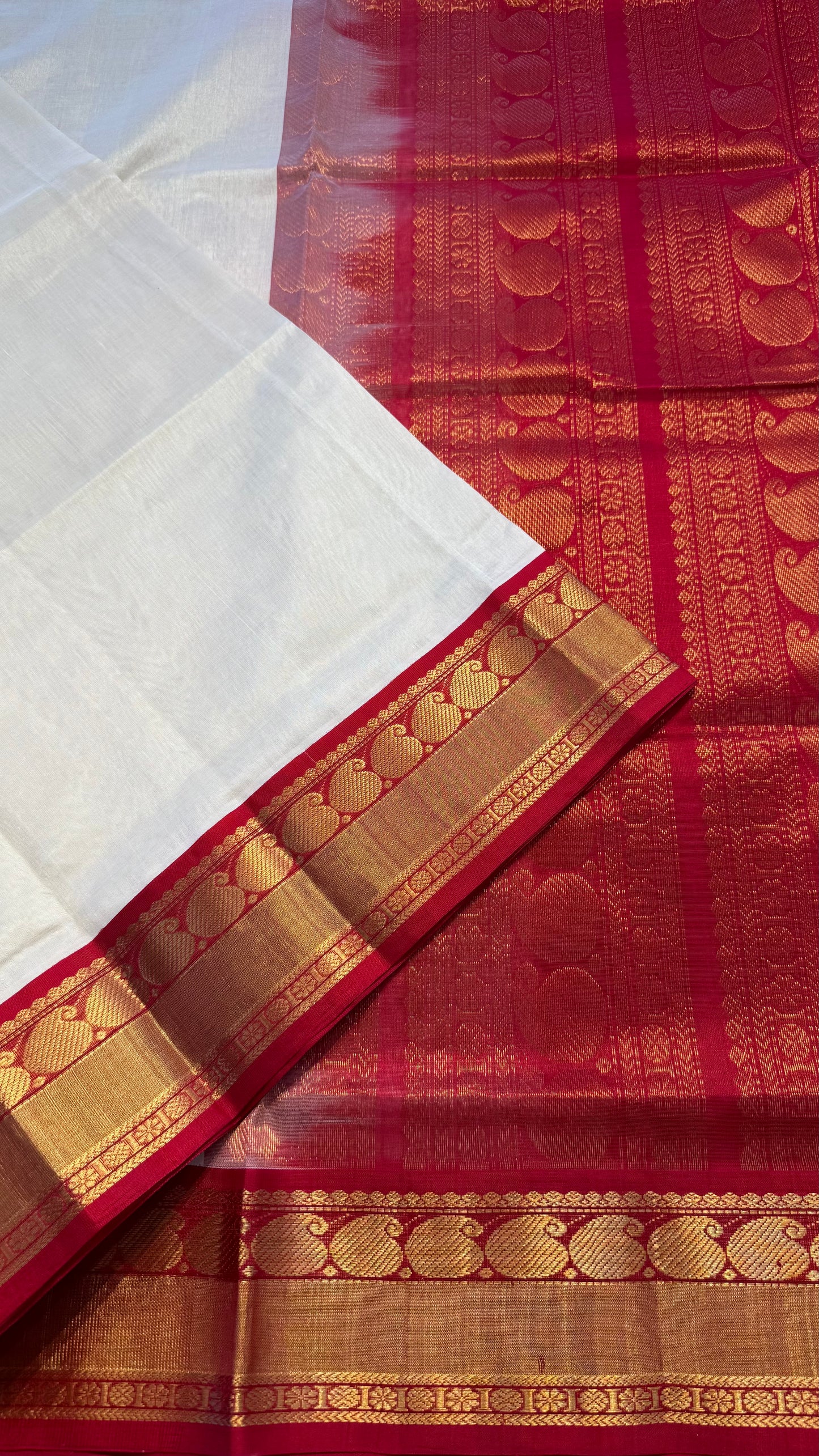 CREAM WITH RED BORDER HANDLOOM KANCHIPURAM SILK COTTON (KSC93)