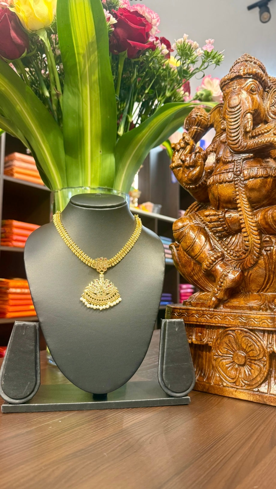 Sana Short Necklace Jewellery Set