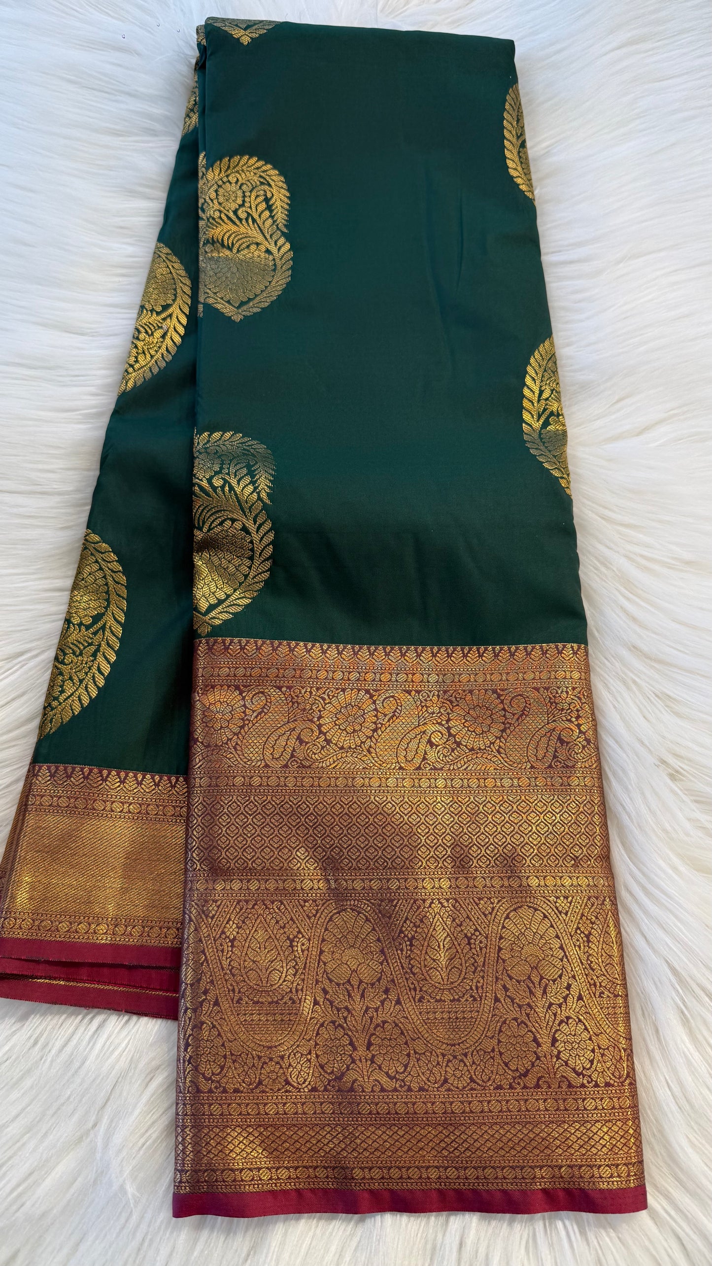 GREEN WITH CONTRAST PINK SILK KANICHIPURAM SILK SAREE (SSKS49)