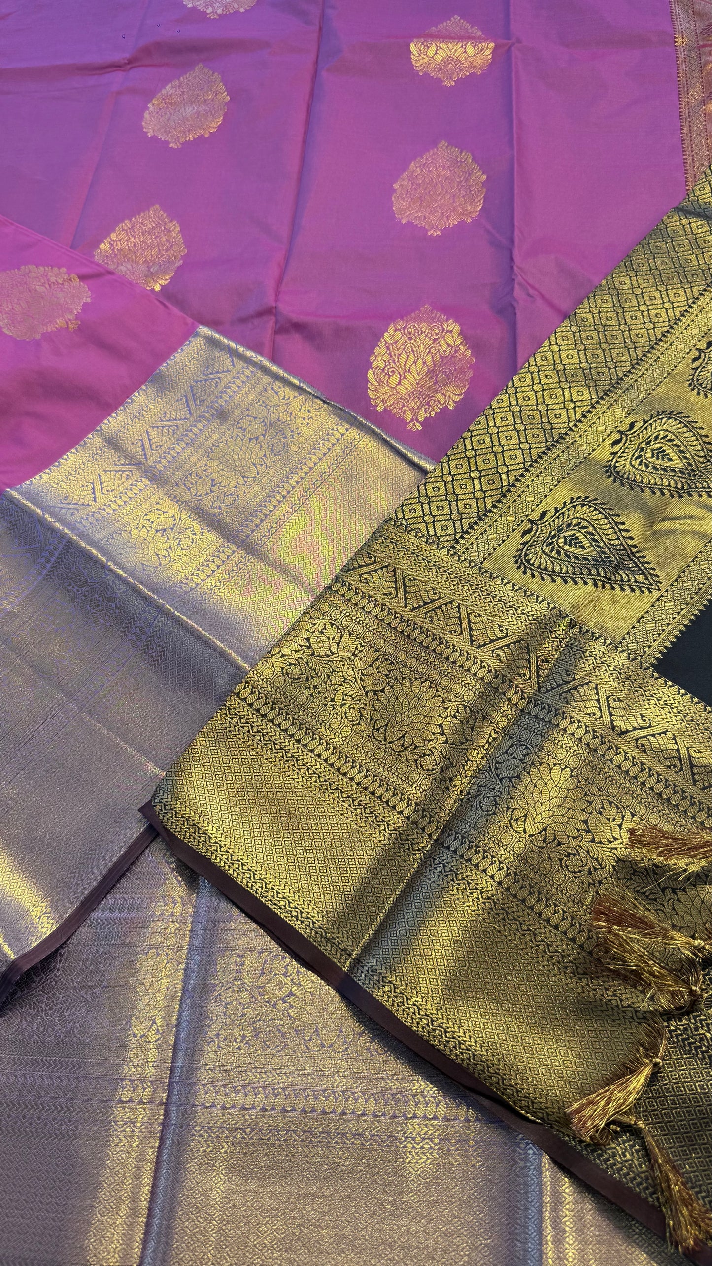 PURPLE WITH CONTRAST BLACK SILK KANICHIPURAM SILK SAREE (SSKS40)