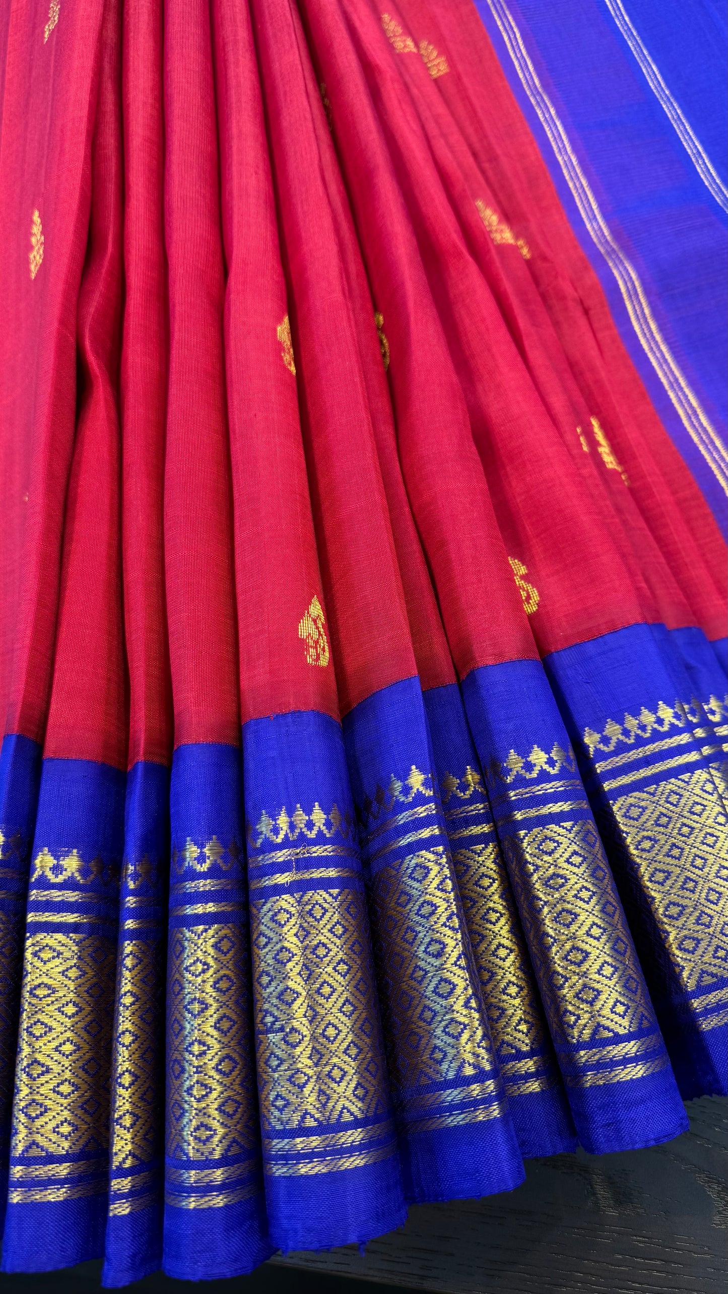 RED WITH CONTRAST PURPLE PURE HANDLOOM KANCHIPURAM SINGLE SIDE BORDER SILK SAREE (KSSB07)