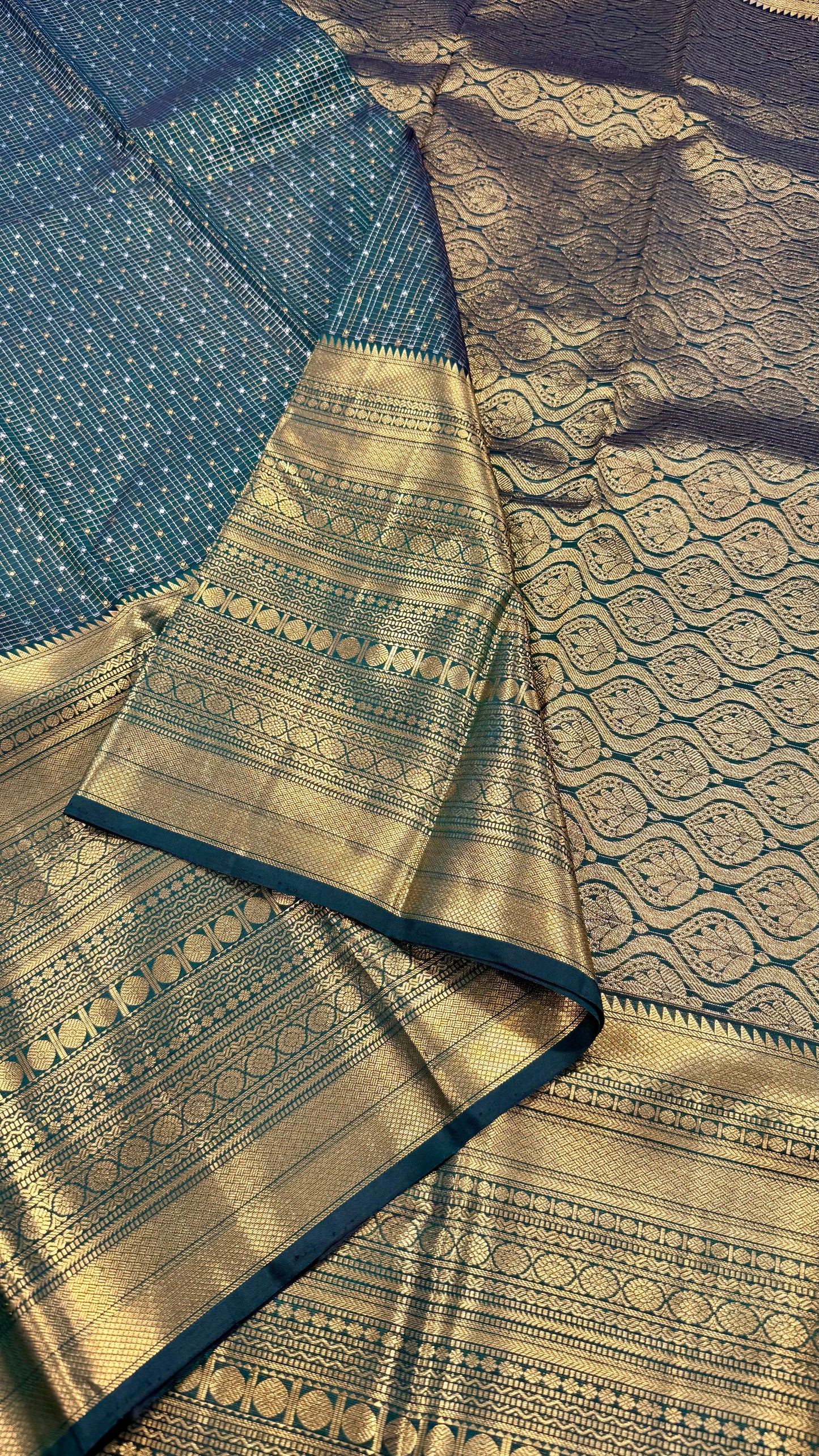 BOTTLE GREEN GOLD & SILVER ZARI HANDLOOM KANICHIPURAM SILK SAREE (KSS26)