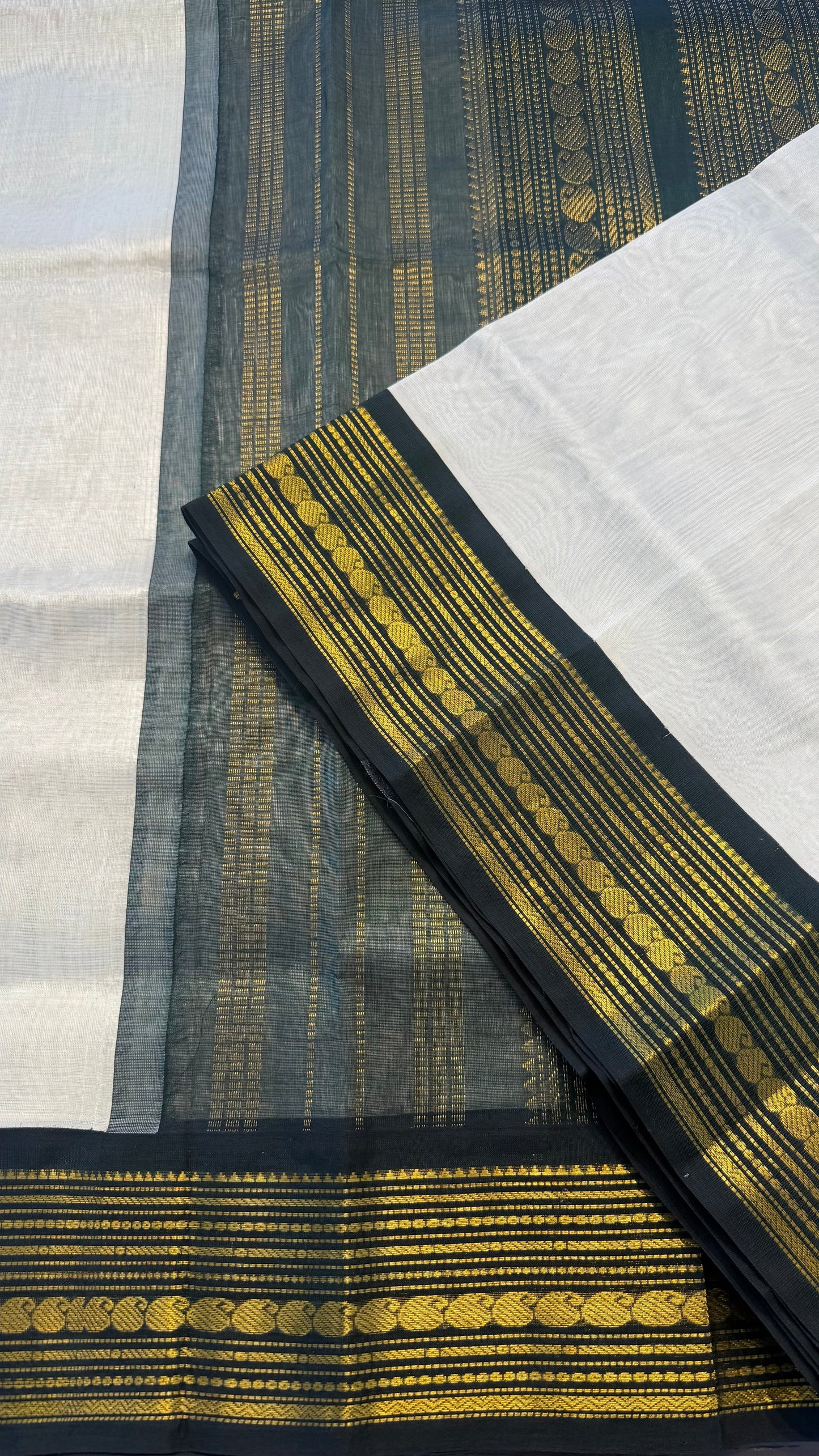 OFF WHITE WITH CONTRAST GREEN KANCHIPURAM SILK COTTON (KSC35)