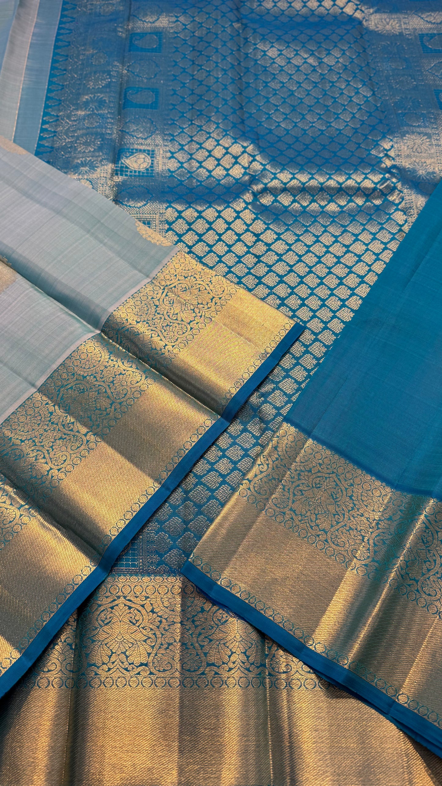 DUAL TONE PASTEL BLUE WITH TURQUOISE BLUE GOLD ZARI HANDLOOM KANICHIPURAM SILK SAREE (KSS253)