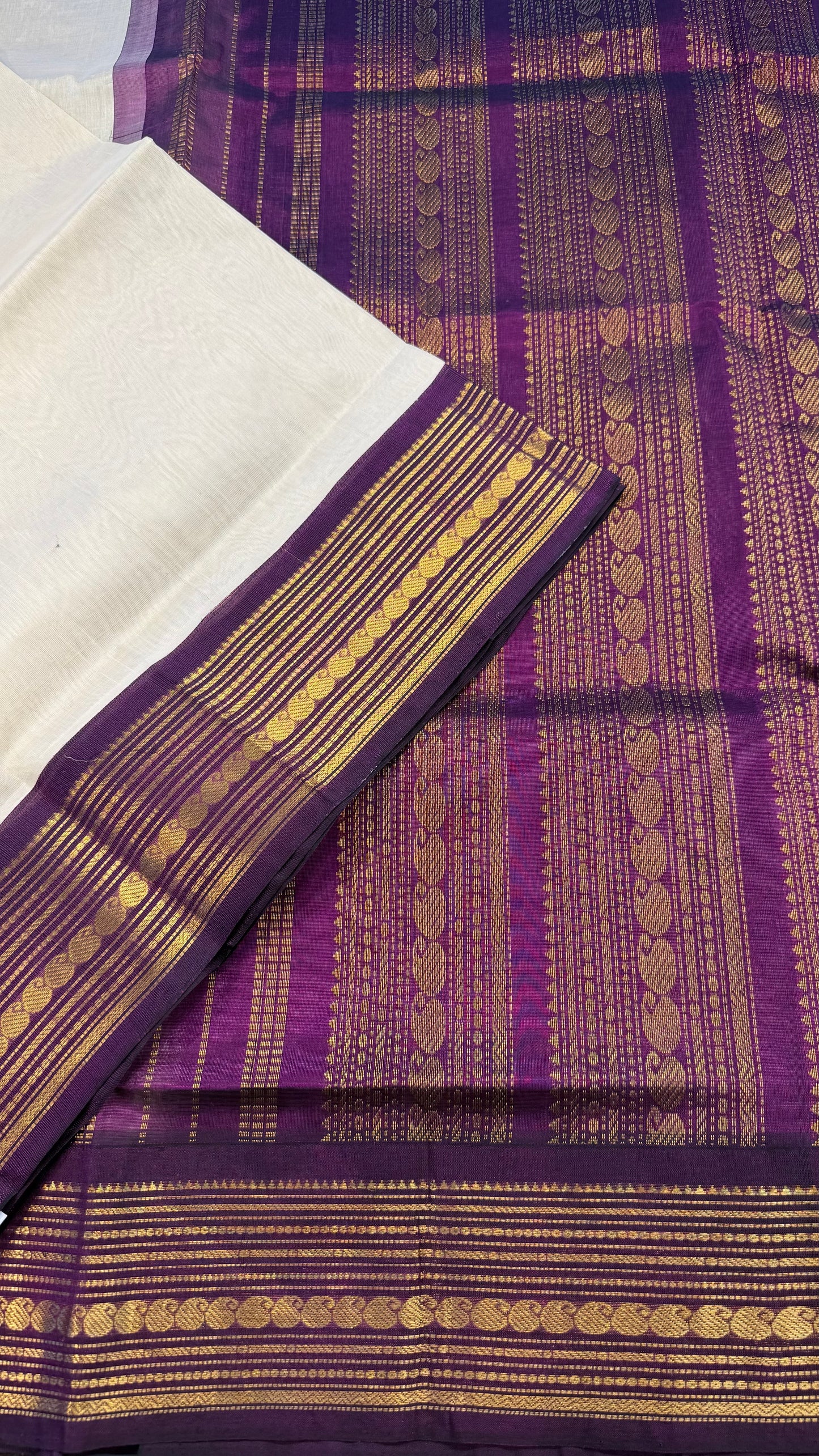 CREAM WITH DARK MAGENTA HANDLOOM KANCHIPURAM SILK COTTON (KSC109)