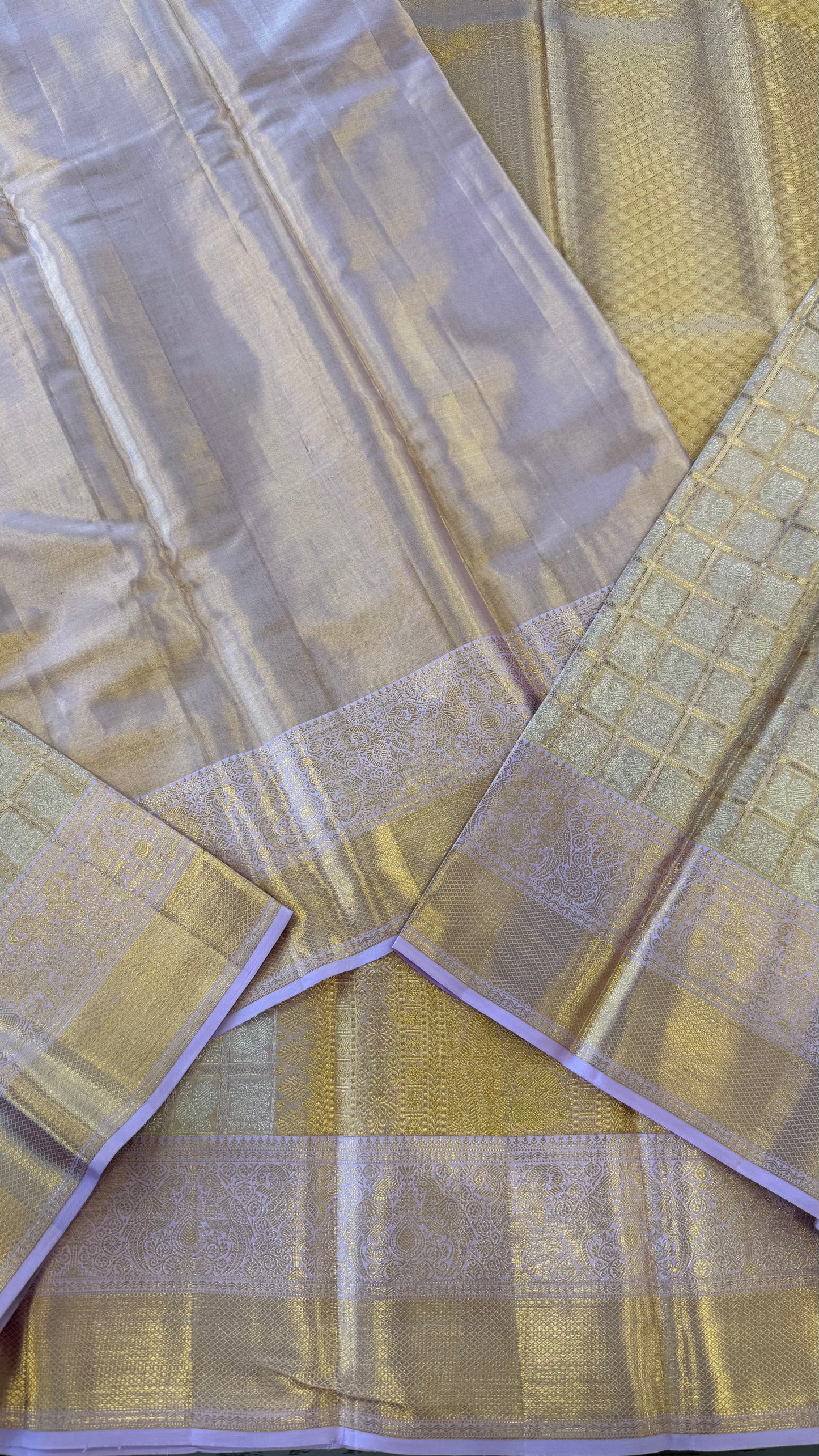 GOLD WITH CONTRAST LAVENDER GOLD ZARI HANDLOOM KANICHIPURAM SILK SAREE (KSS110)