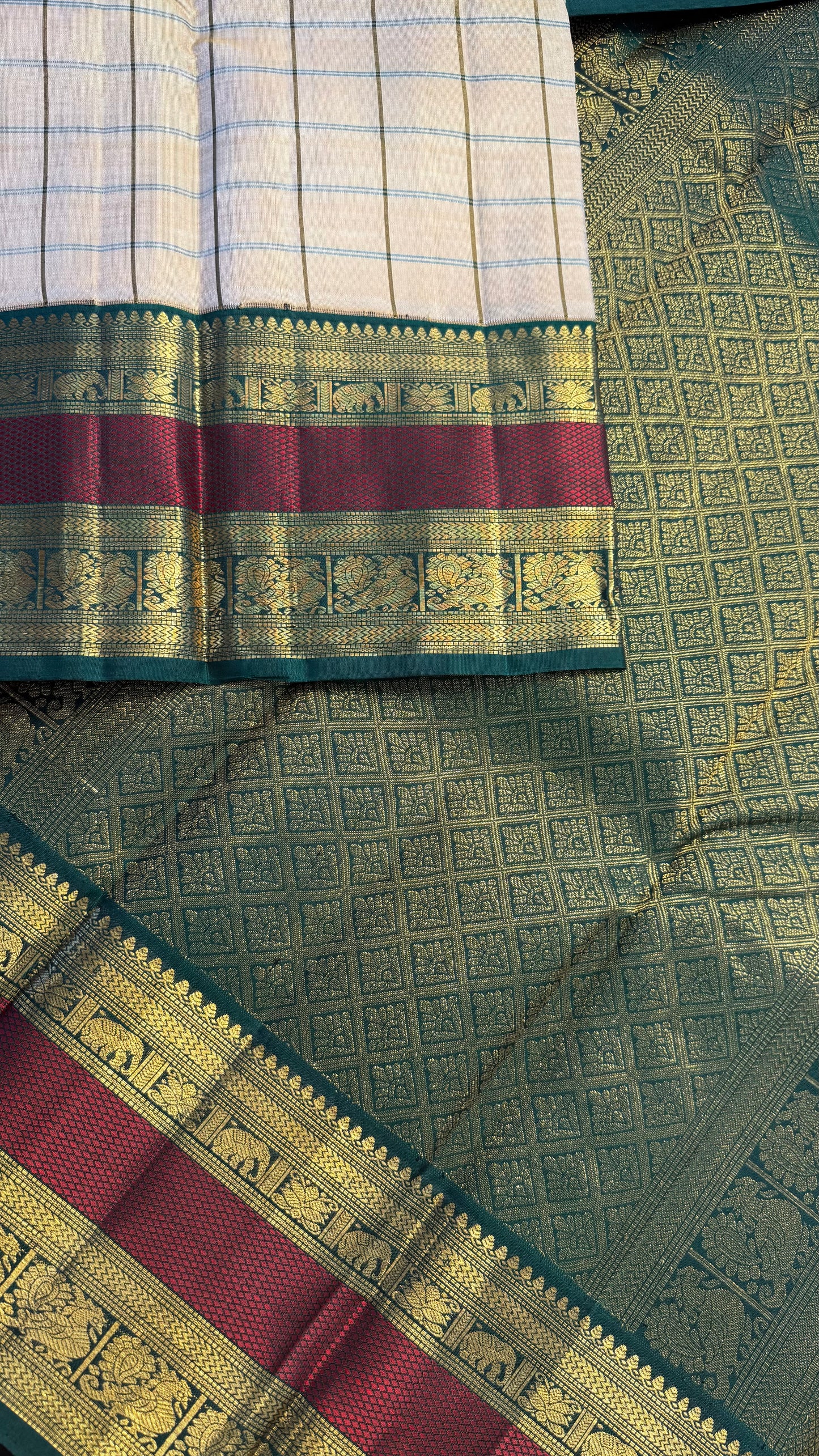 CASHEW CHECKED CONTRAST GREEN GOLD ZARI HANDLOOM KANICHIPURAM SILK SAREE (KSS114)