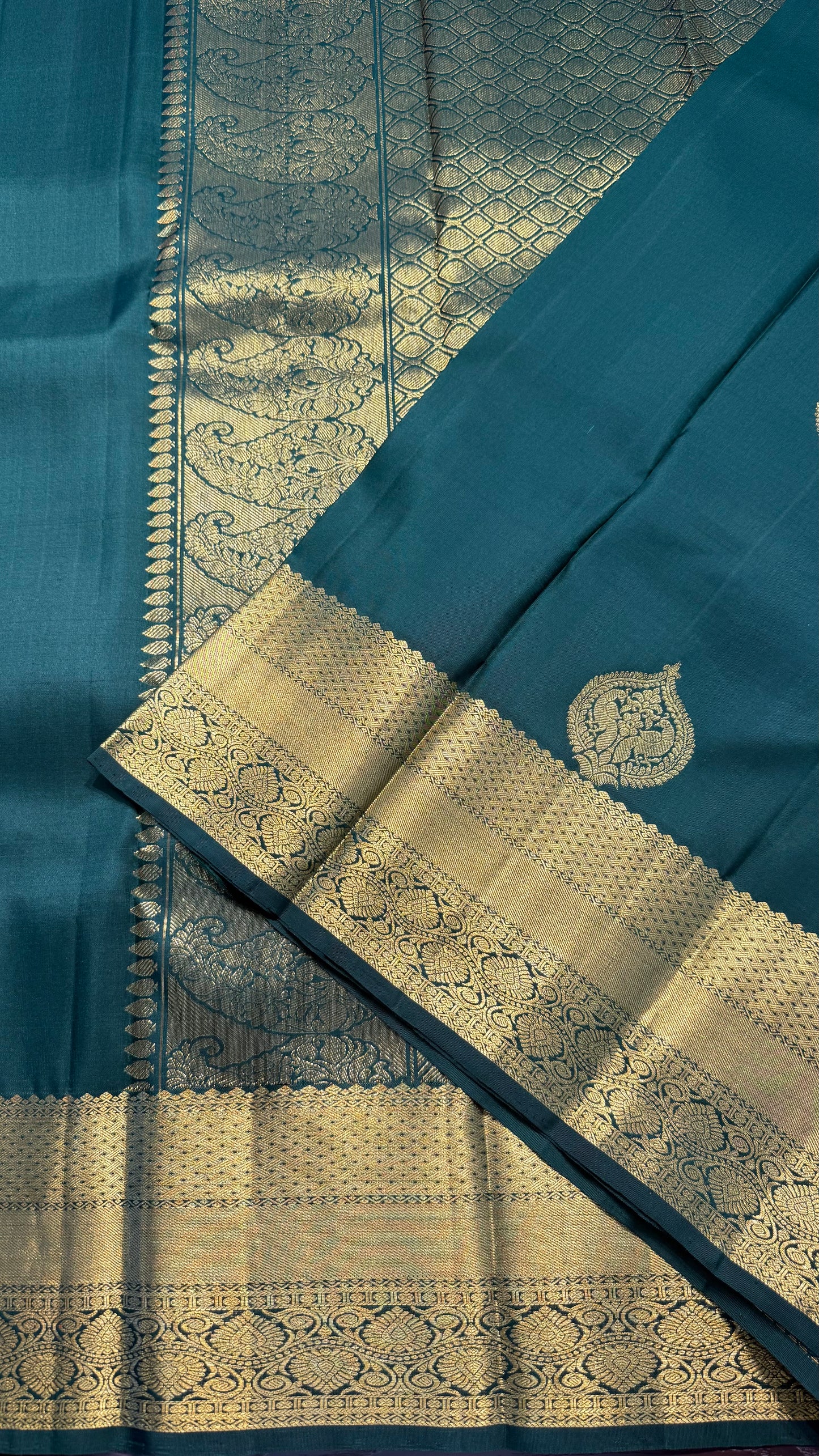 FOREST GREEN GOLD ZARI HANDLOOM KANCHIPURAM SILK SAREE (KSS338)