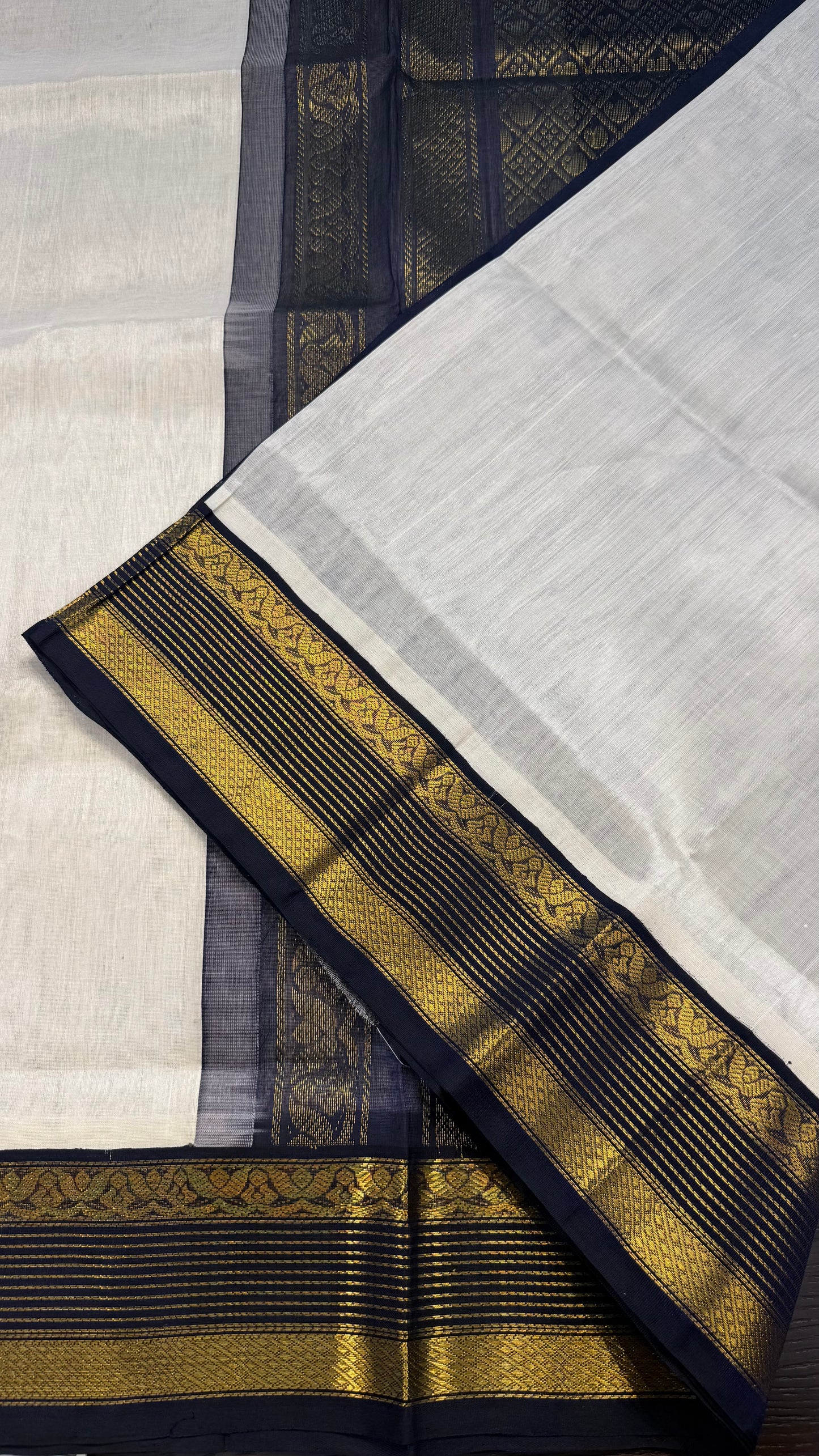 OFF WHITE WITH NAVY BLUE HANDLOOM KANCHIPURAM SILK COTTON (KSC104)