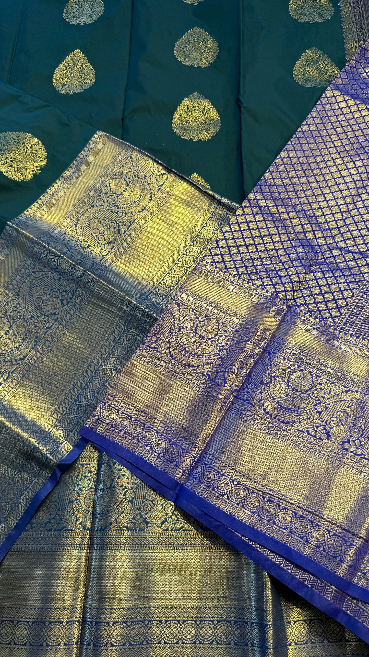 FOREST GREEN WITH CONTRAST BLUE SILK KANICHIPURAM SILK SAREE (SSKS51)