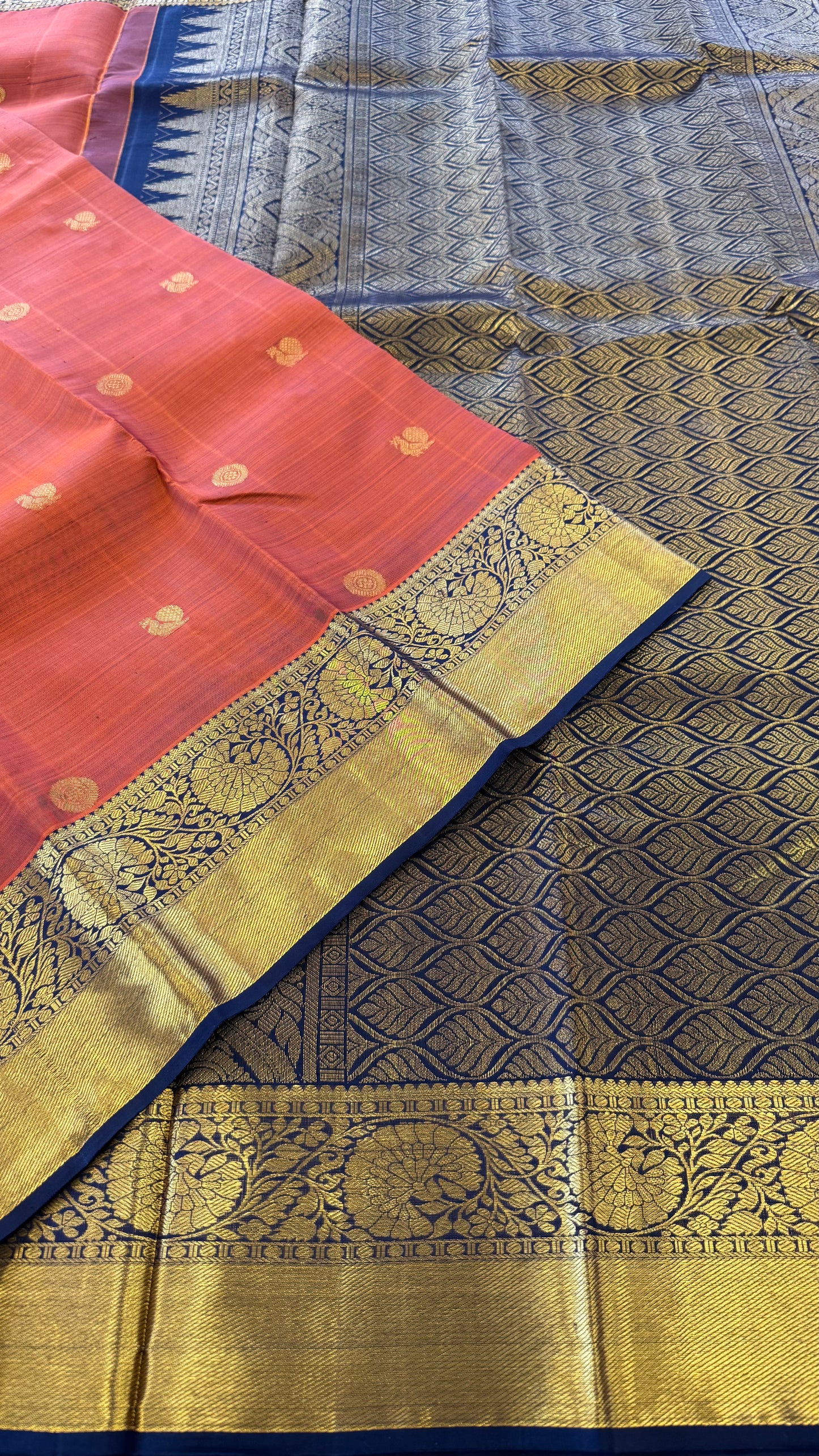 RUST ORANGE WITH DARK NAVY BLUE GOLD ZARI HANDLOOM KANICHIPURAM SILK SAREE (KSS59)
