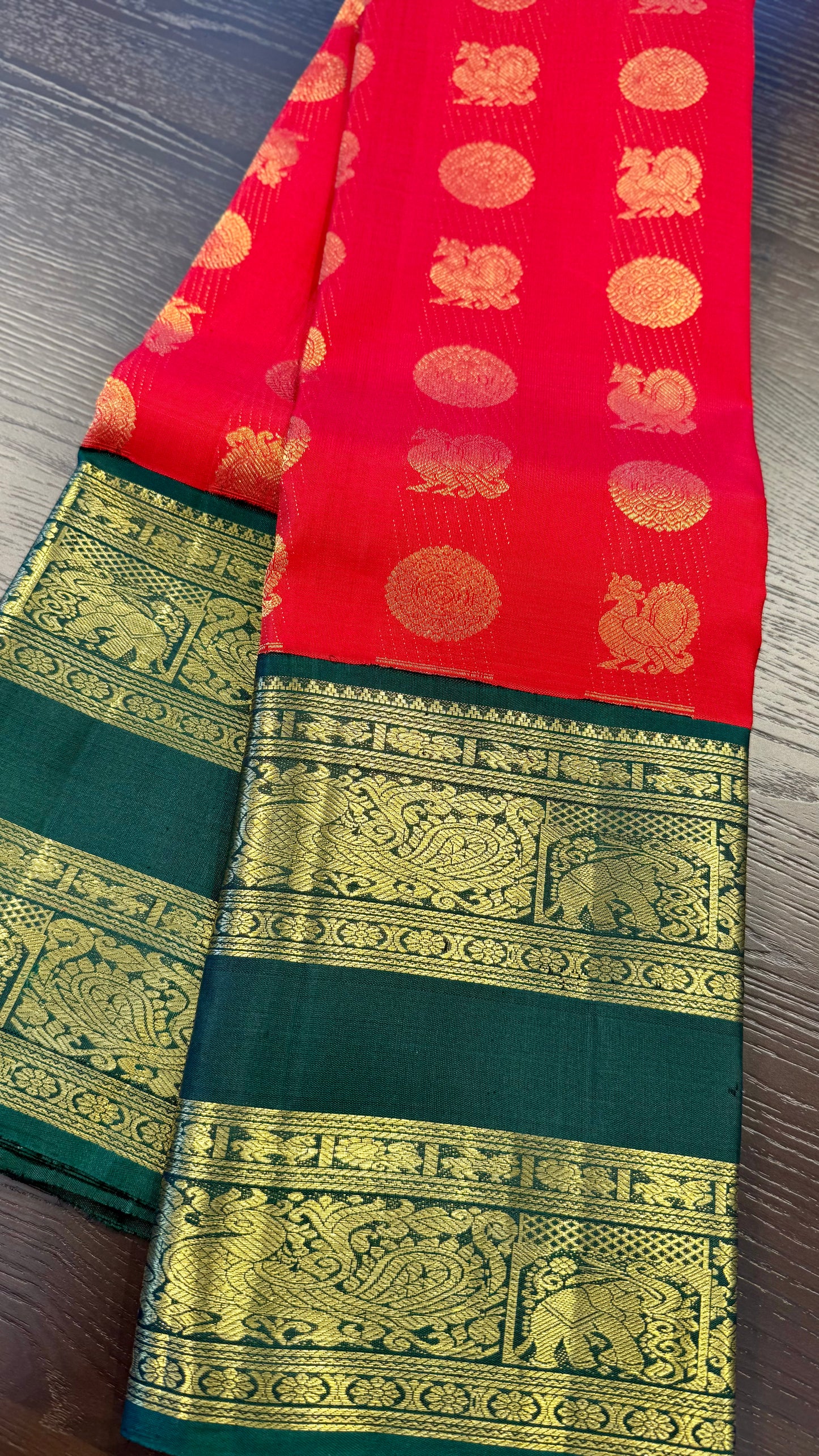 CHILLI RED CONTRAST BOTTLE GREEN HANDLOOM KANICHIPURAM SILK SAREE (KSS100)