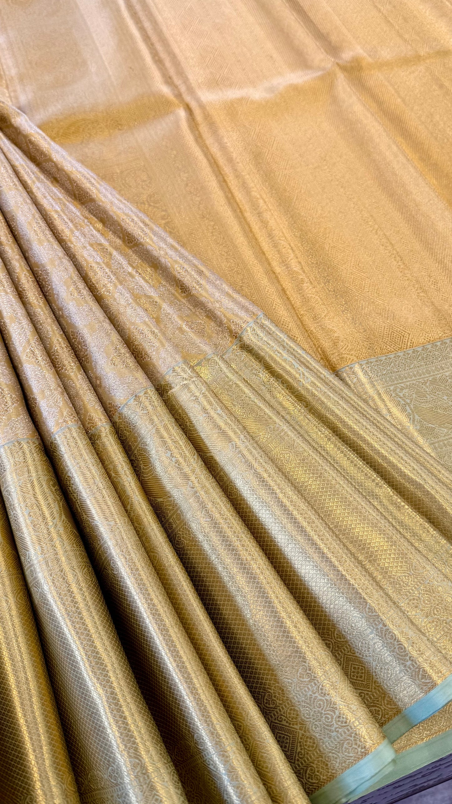 GOLDEN MINT HANDLOOM KANICHIPURAM SILK SAREE (KSS205)