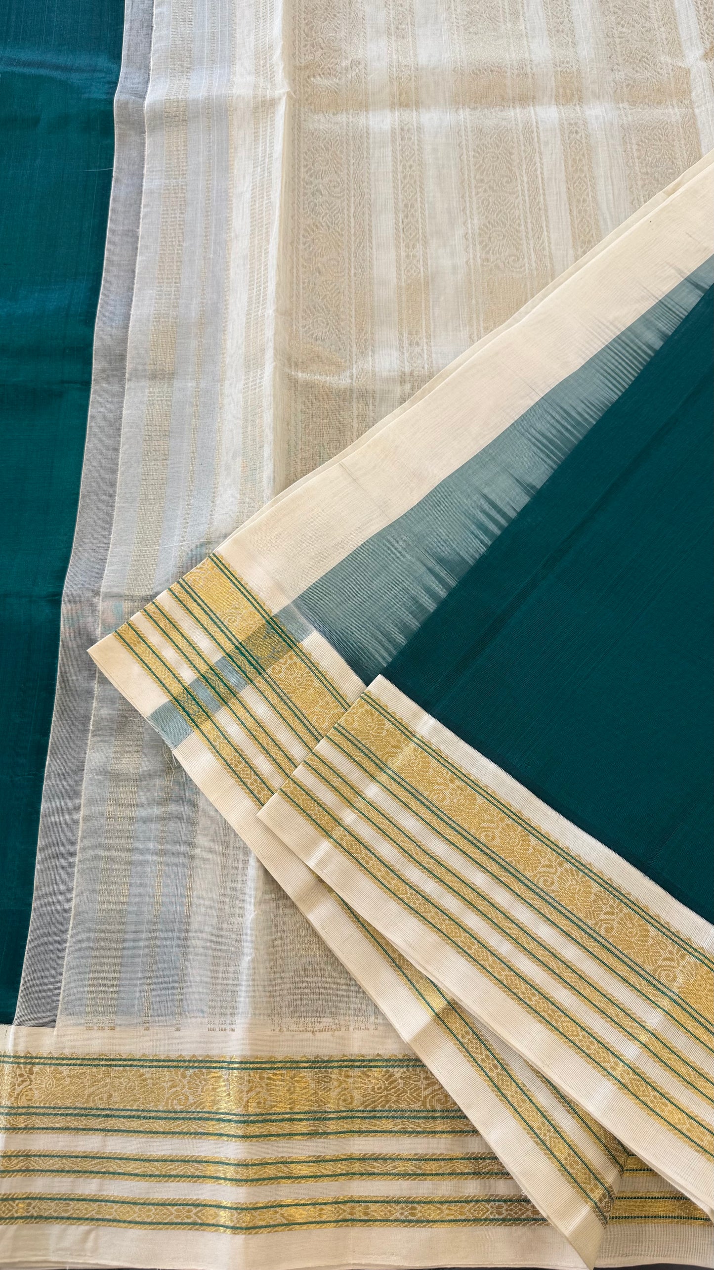 FOREST GREEN WITH CONTRAST CREAM KANCHIPURAM SILK COTTON (KSC82)