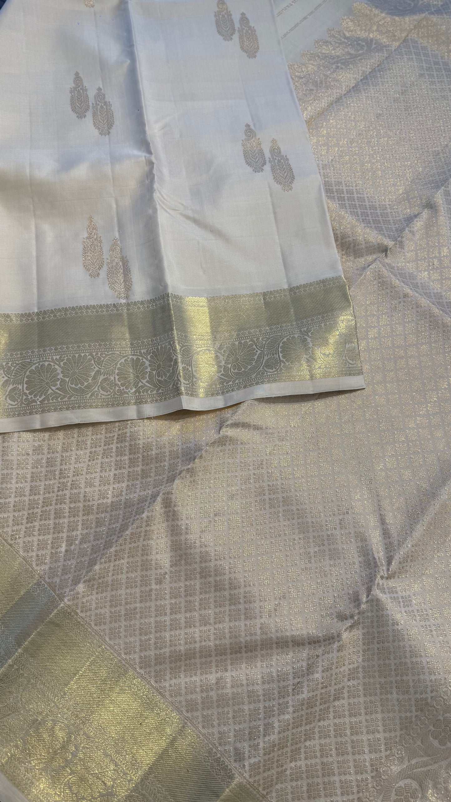 CREAM GOLD ZARI HANDLOOM KANICHIPURAM SILK SAREE (KSS251)