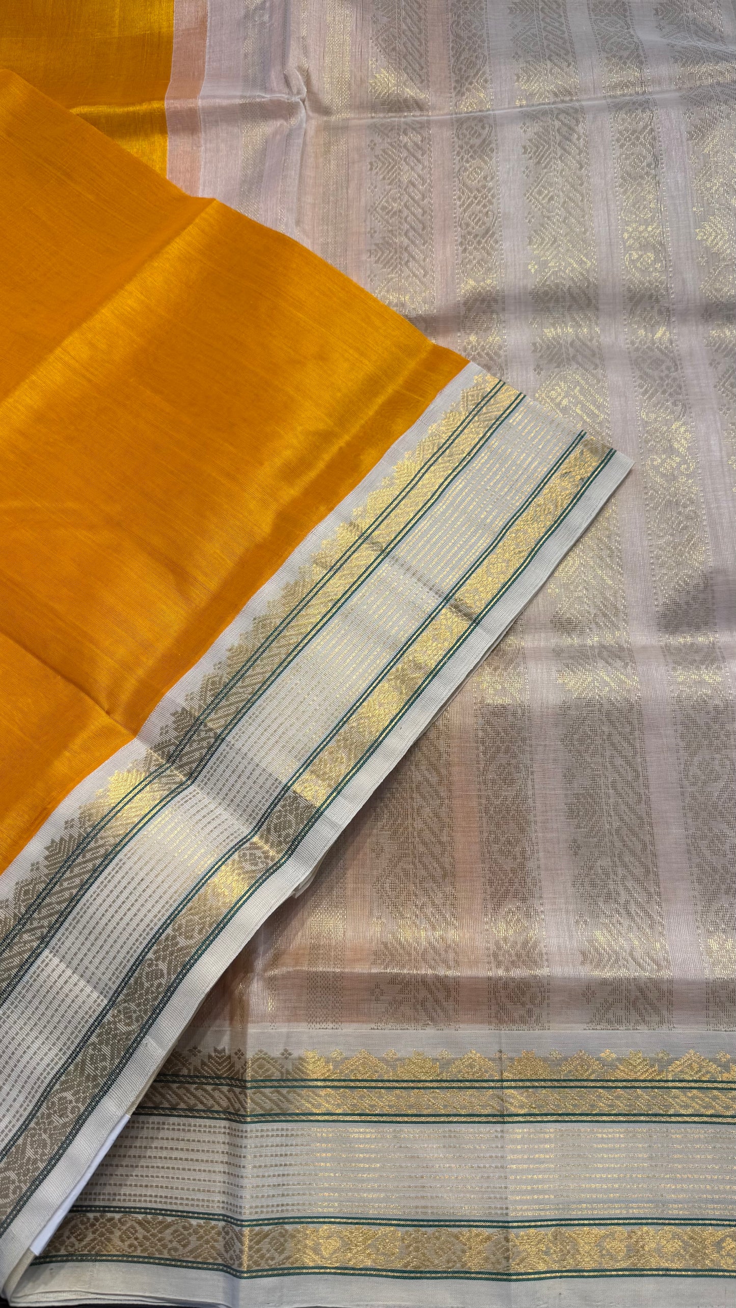GOLDEN MUSTARD WITH OFF WHITE HANDLOOM KANCHIPURAM SILK COTTON (KSC121)