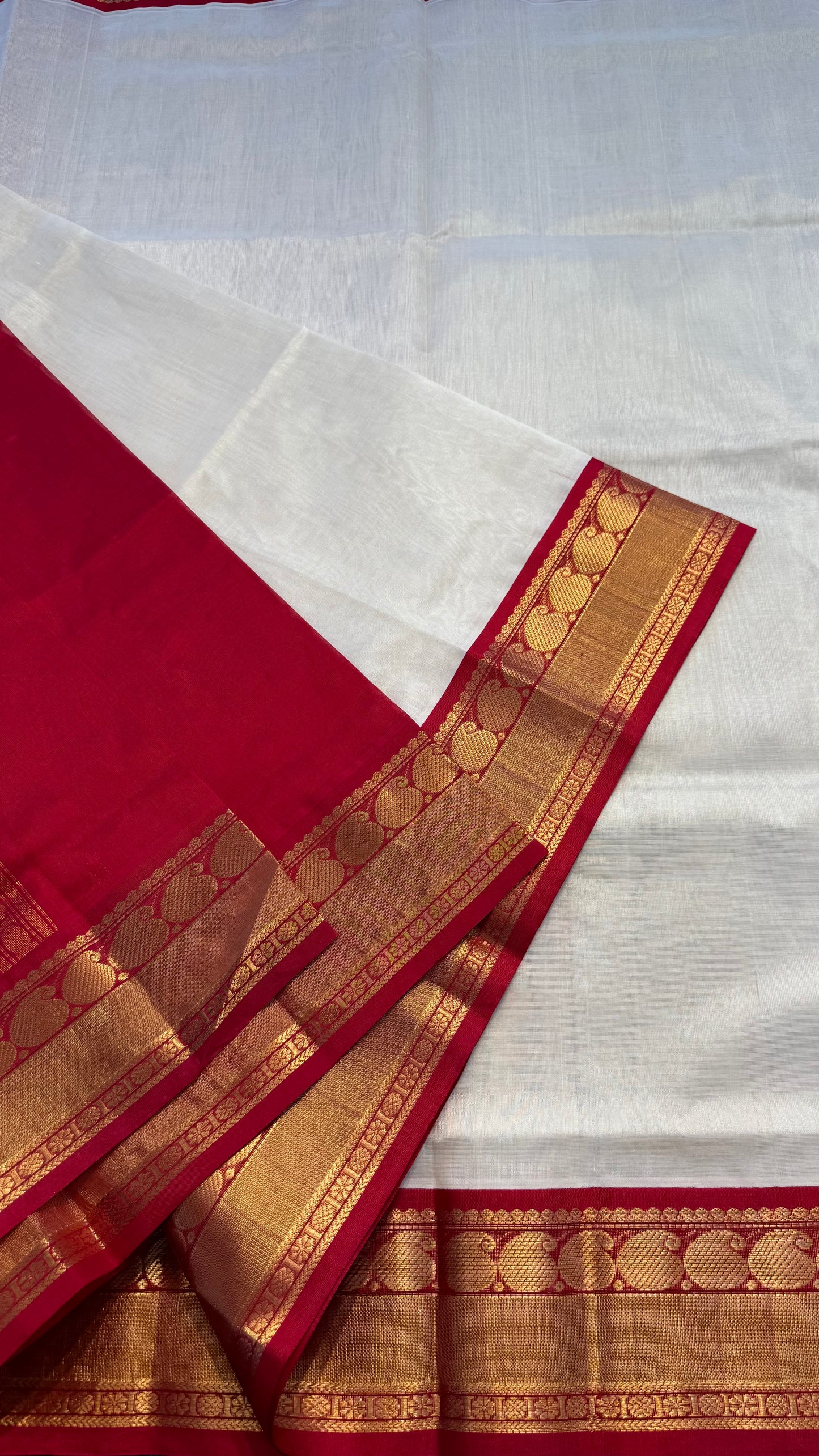 CREAM WITH RED BORDER HANDLOOM KANCHIPURAM SILK COTTON (KSC93)