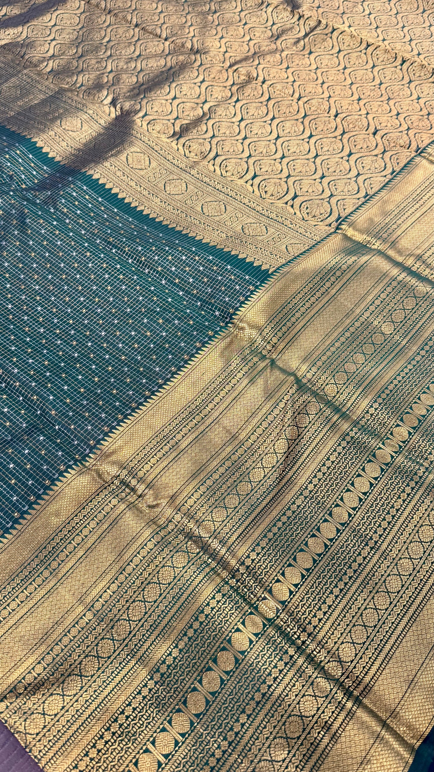 BOTTLE GREEN GOLD & SILVER ZARI HANDLOOM KANICHIPURAM SILK SAREE (KSS26)