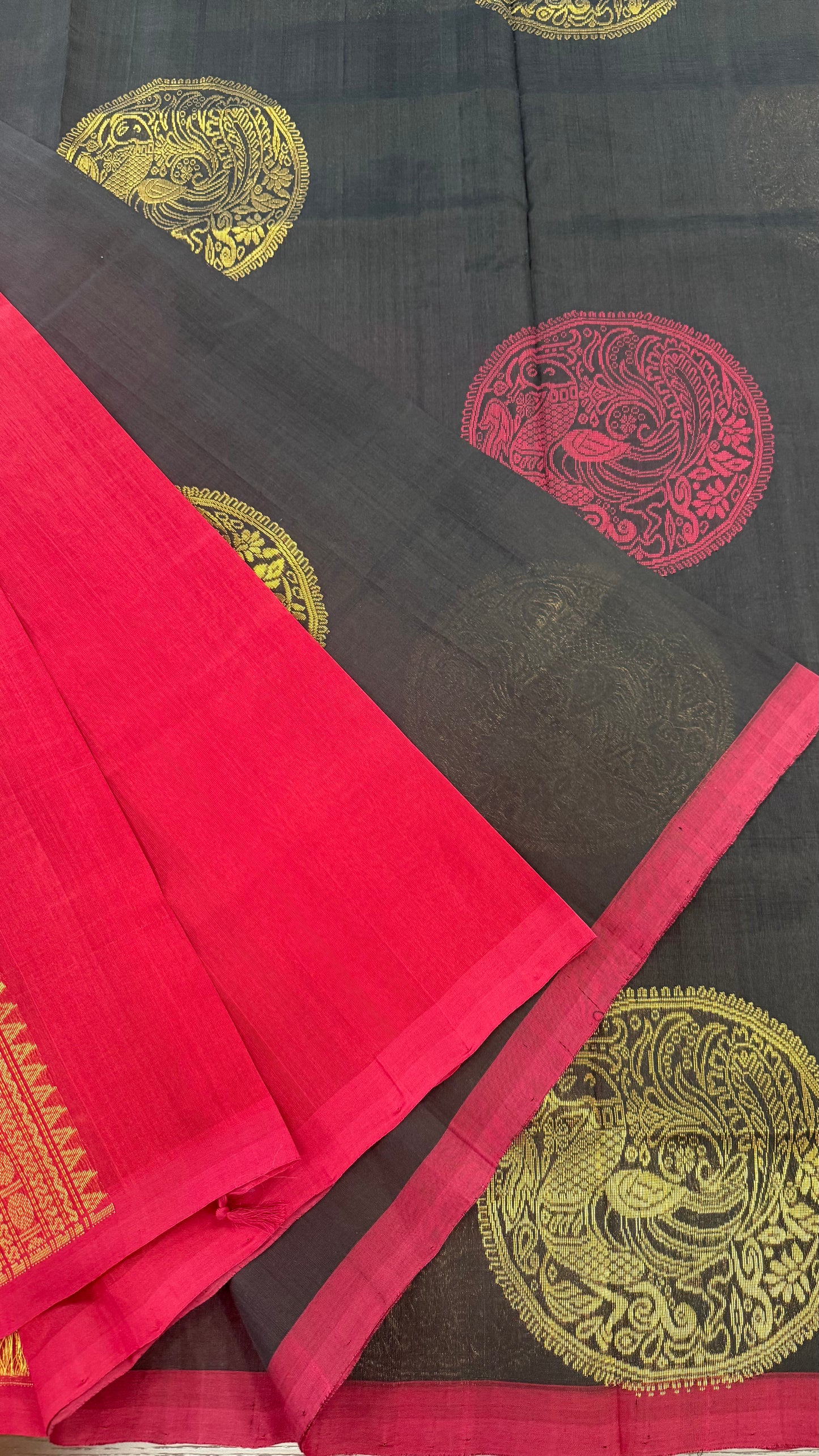 BORDERLESS BLACK WITH CONTRAST MAROON KANCHIPURAM SILK COTTON (KSC60)