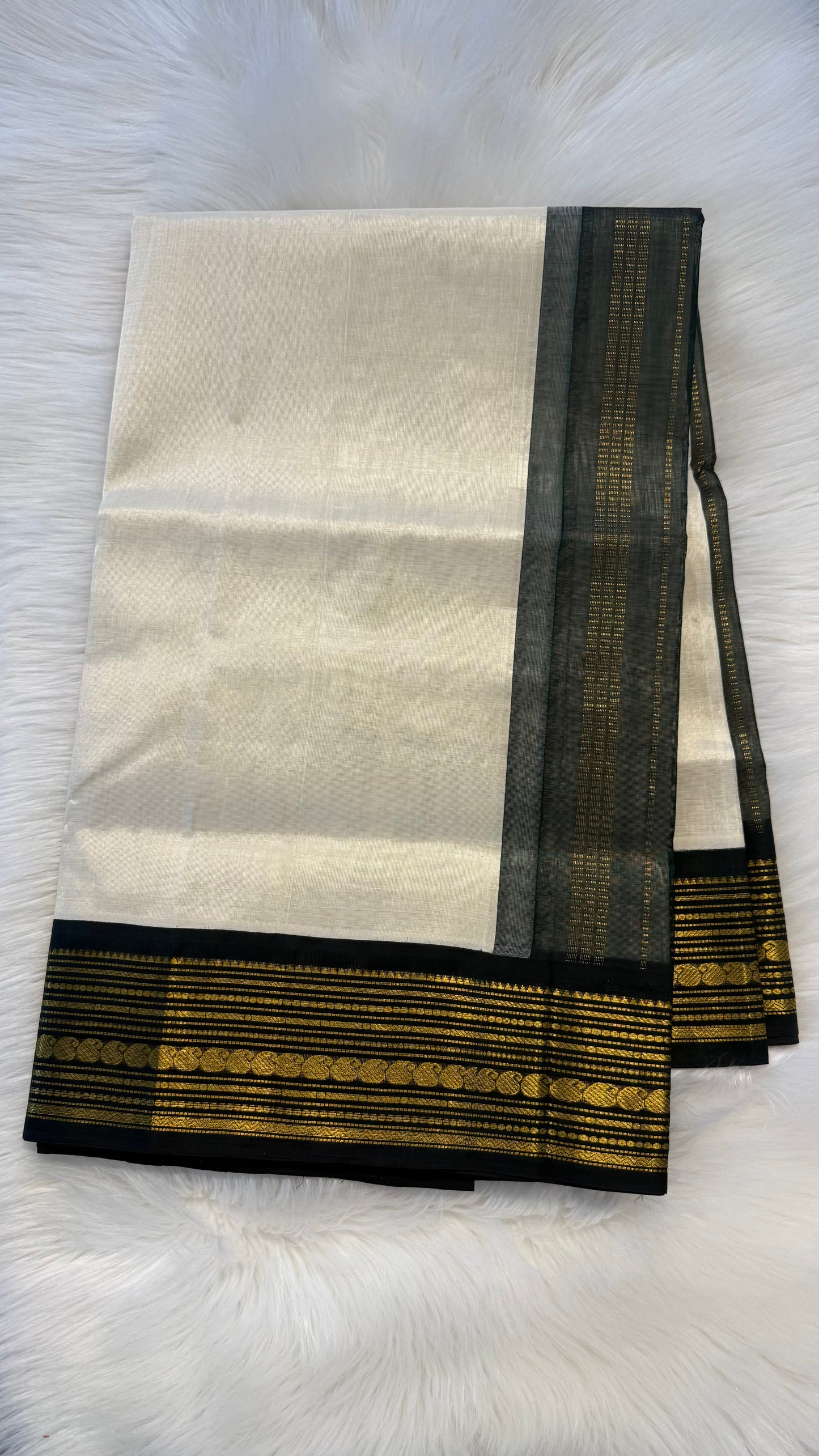 OFF WHITE WITH CONTRAST GREEN KANCHIPURAM SILK COTTON (KSC35)