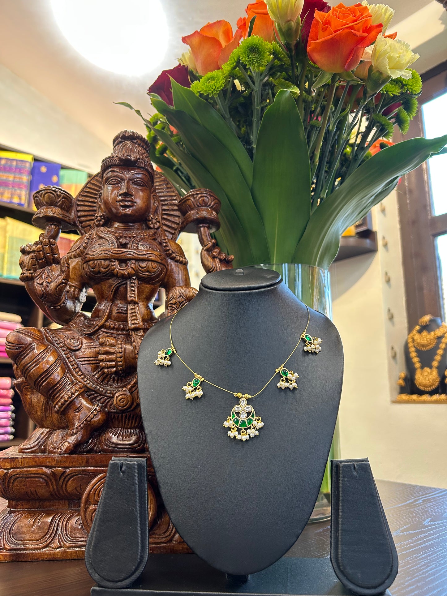 Aslya Short Necklace Jewellery Set