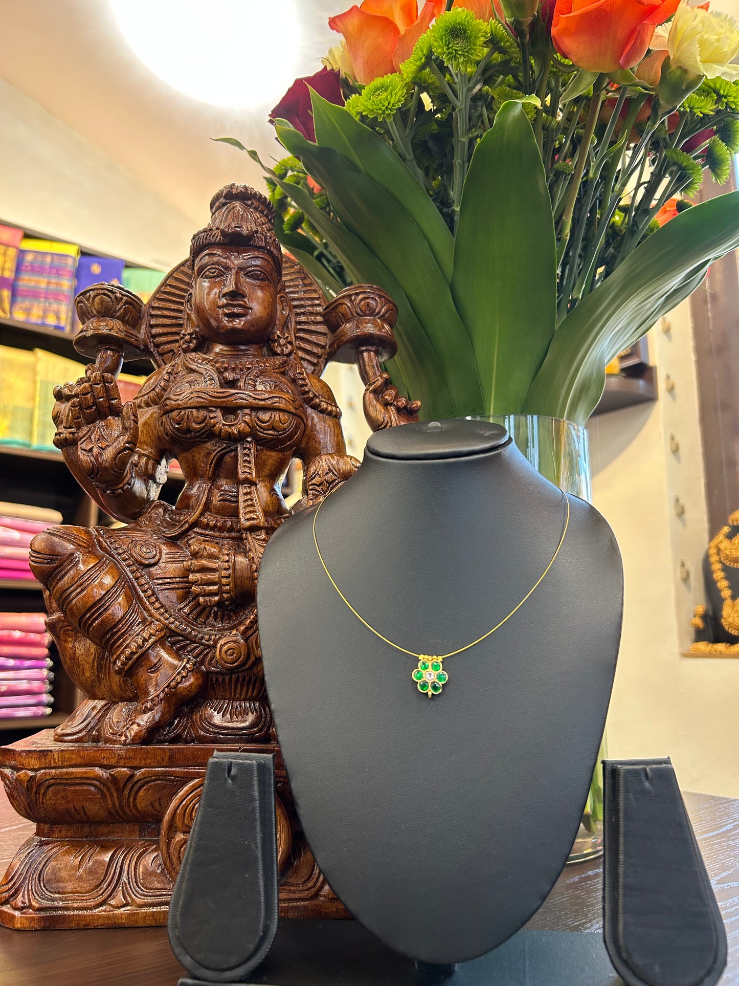 Ahana Short Necklace Jewellery Set