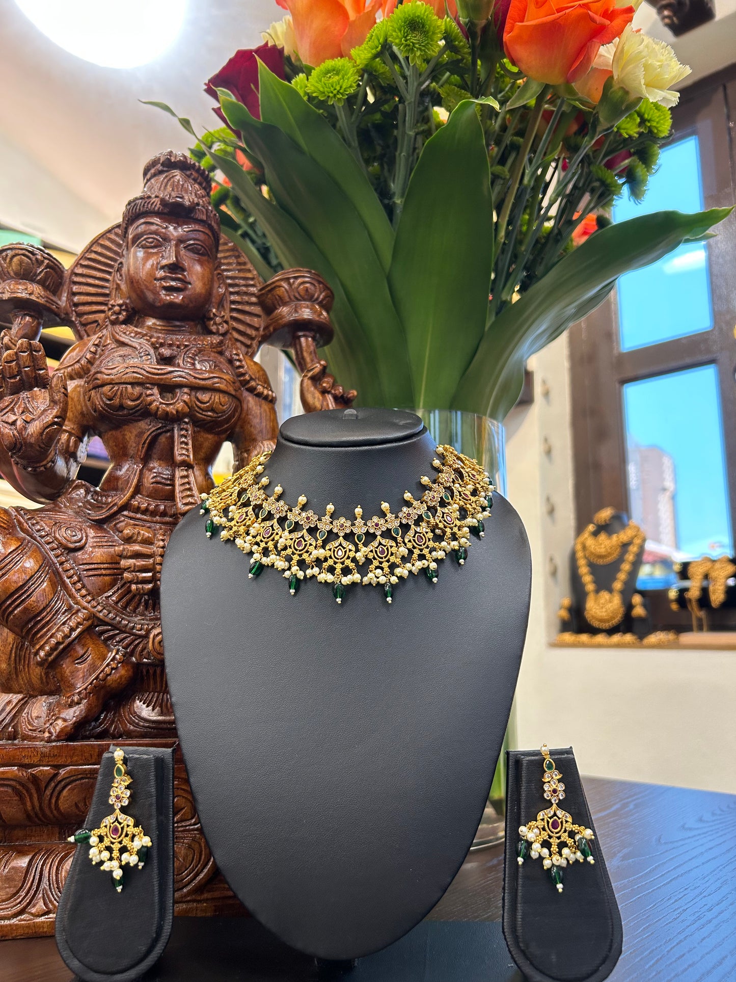Ambika Short Necklace Jewellery Set