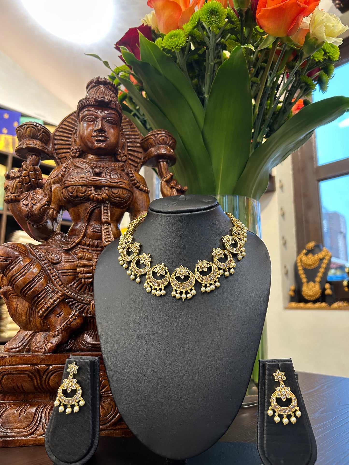 Amara Short Necklace Jewellery Set