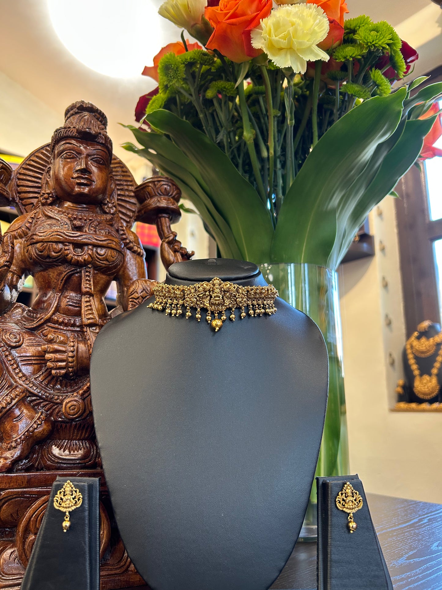 Menaka Short Necklace Jewellery Set