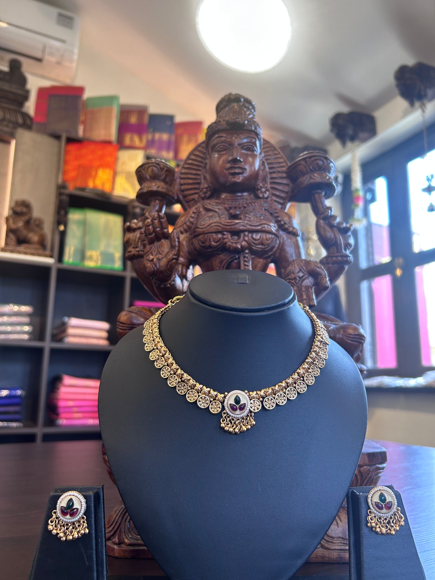 Dhanyaa Choker