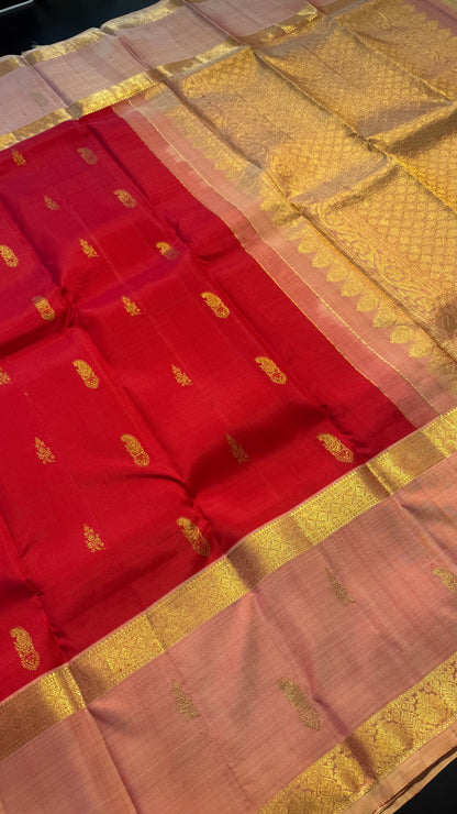 CHILI RED WITH CONTRAST PASTEL CORAL GOLD ZARI HANDLOOM KANCHIPURAM SILK SAREE (KSS417)