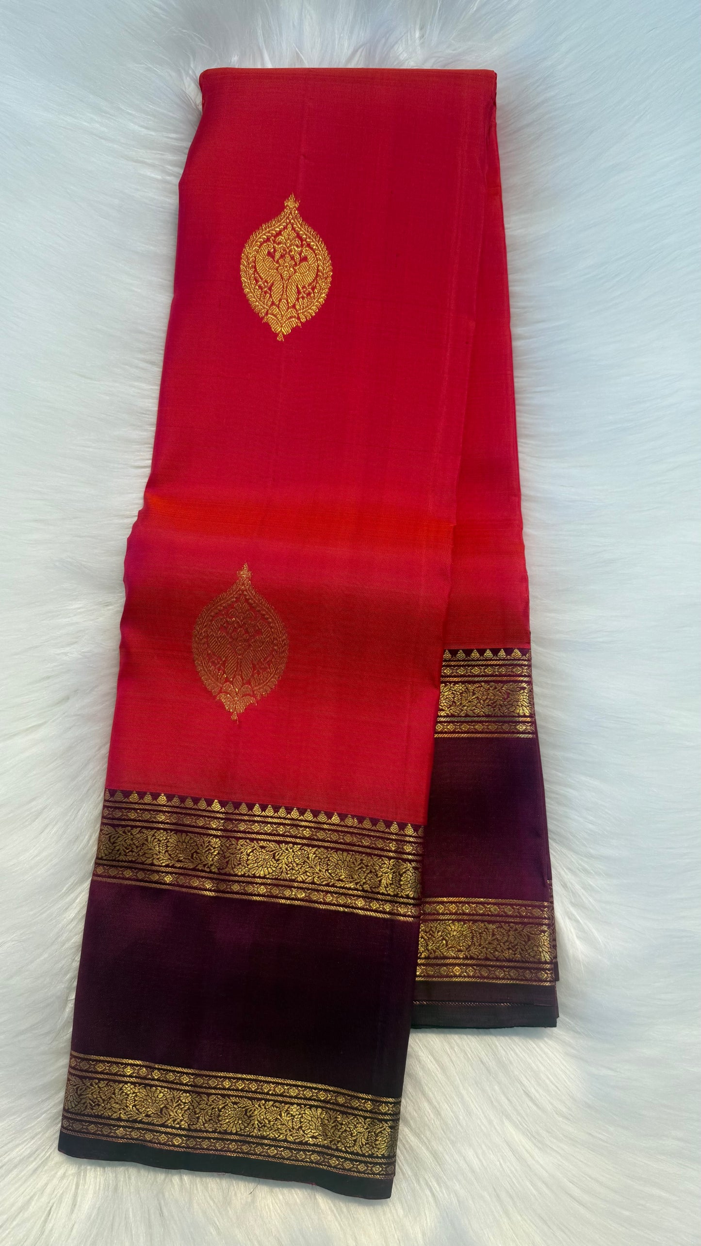 KANAKAMBARAM ORANGE WITH CONTRAST DARK RANI PINK GOLD ZARI HANDLOOM KANICHIPURAM SILK SAREE (KSS344)