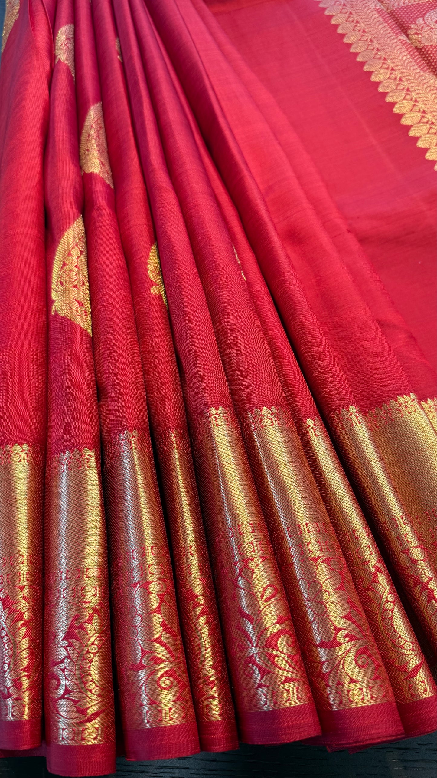 CHILLI RED WITH GOLD ZARI BORDER PURE HANDLOOM KANCHIPURAM SILK SAREE (KSS495)