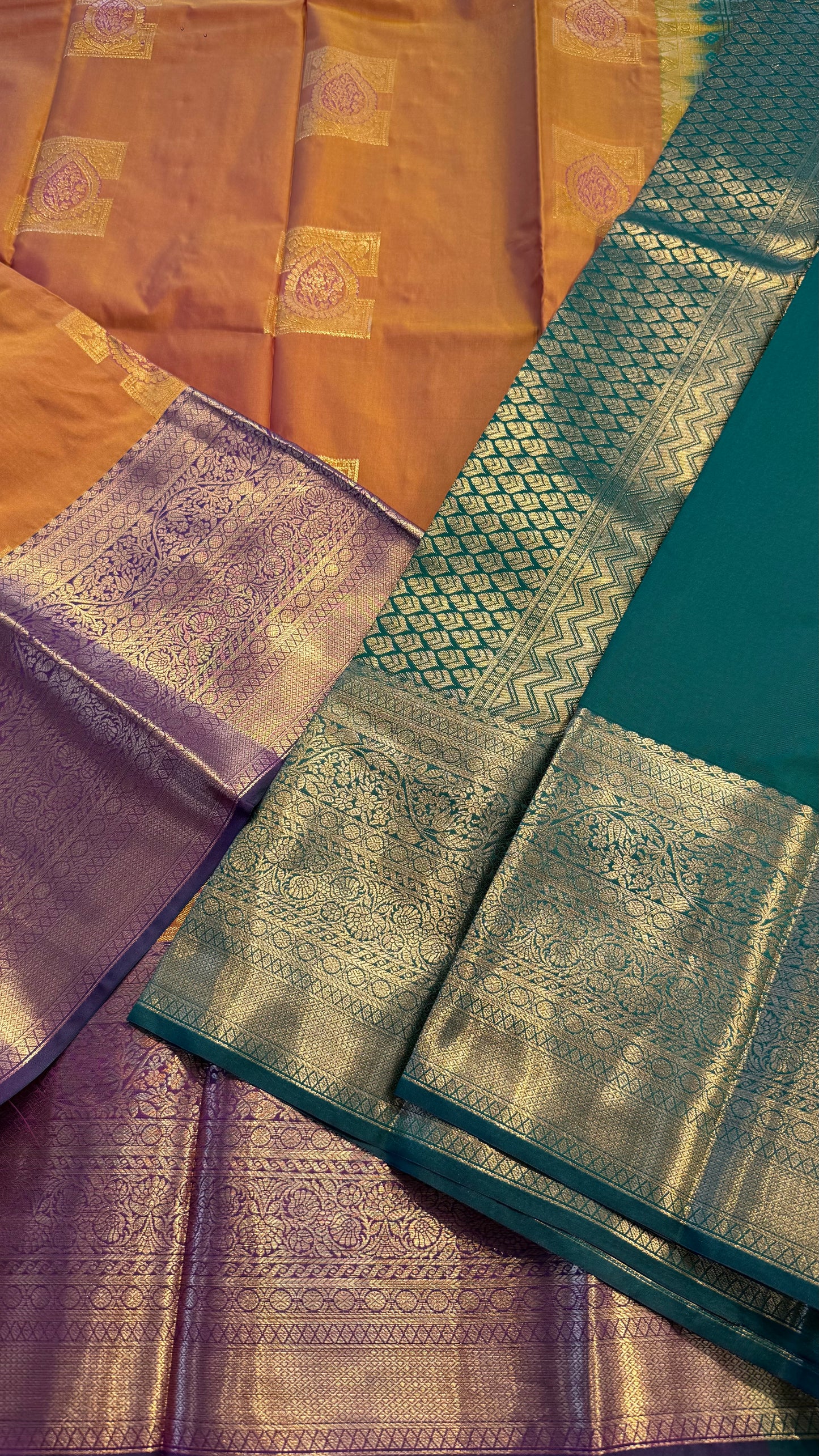 MAMBALAM WITH CONTRAST PURPLE SILK KANICHIPURAM SILK SAREE (SSKS45)