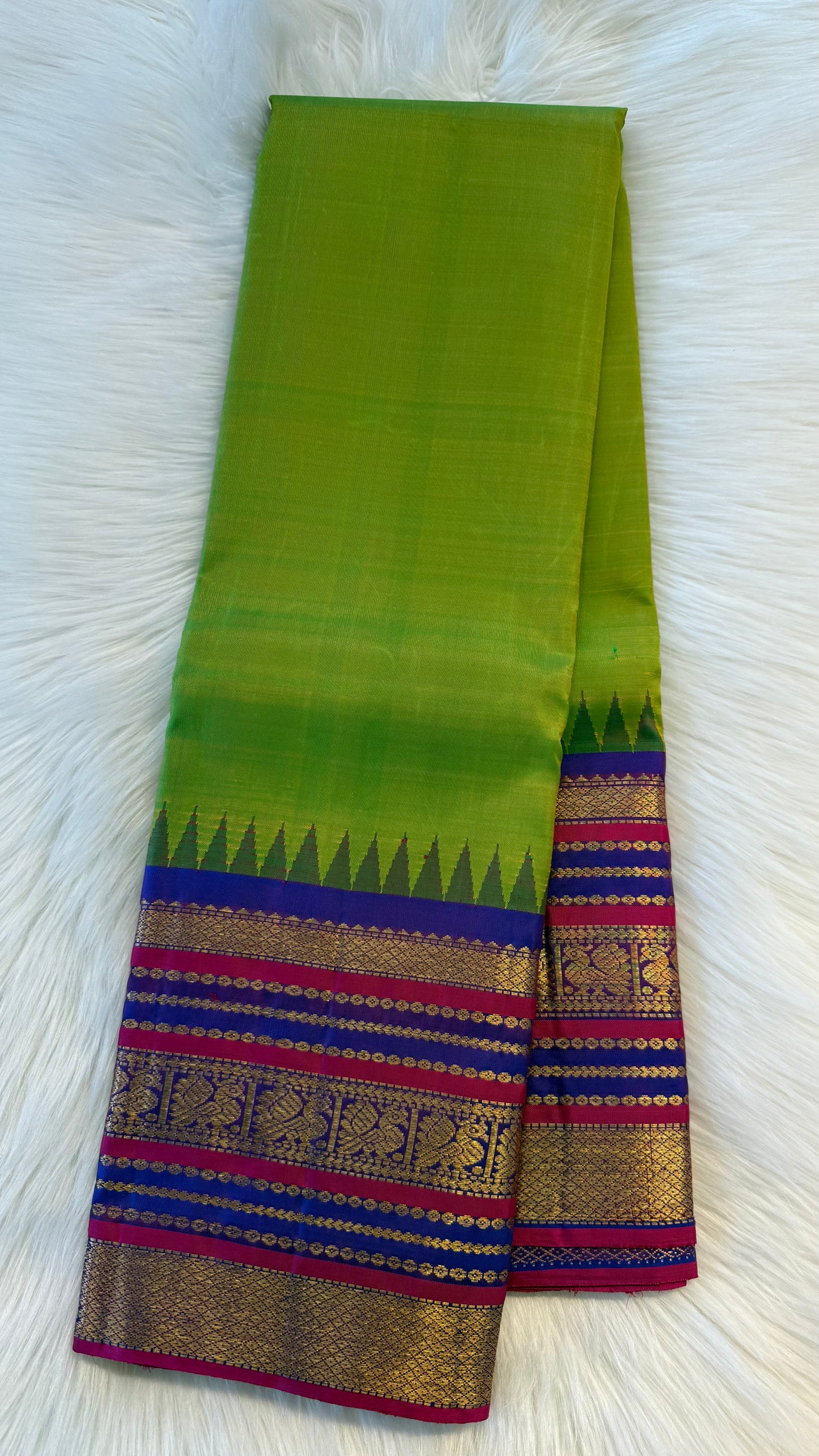 LIME GREEN WITH CONTRAST VADAMALLI PURPLE GOLD ZARI HANDLOOM KANCHIPURAM SILK SAREE (KSS300)
