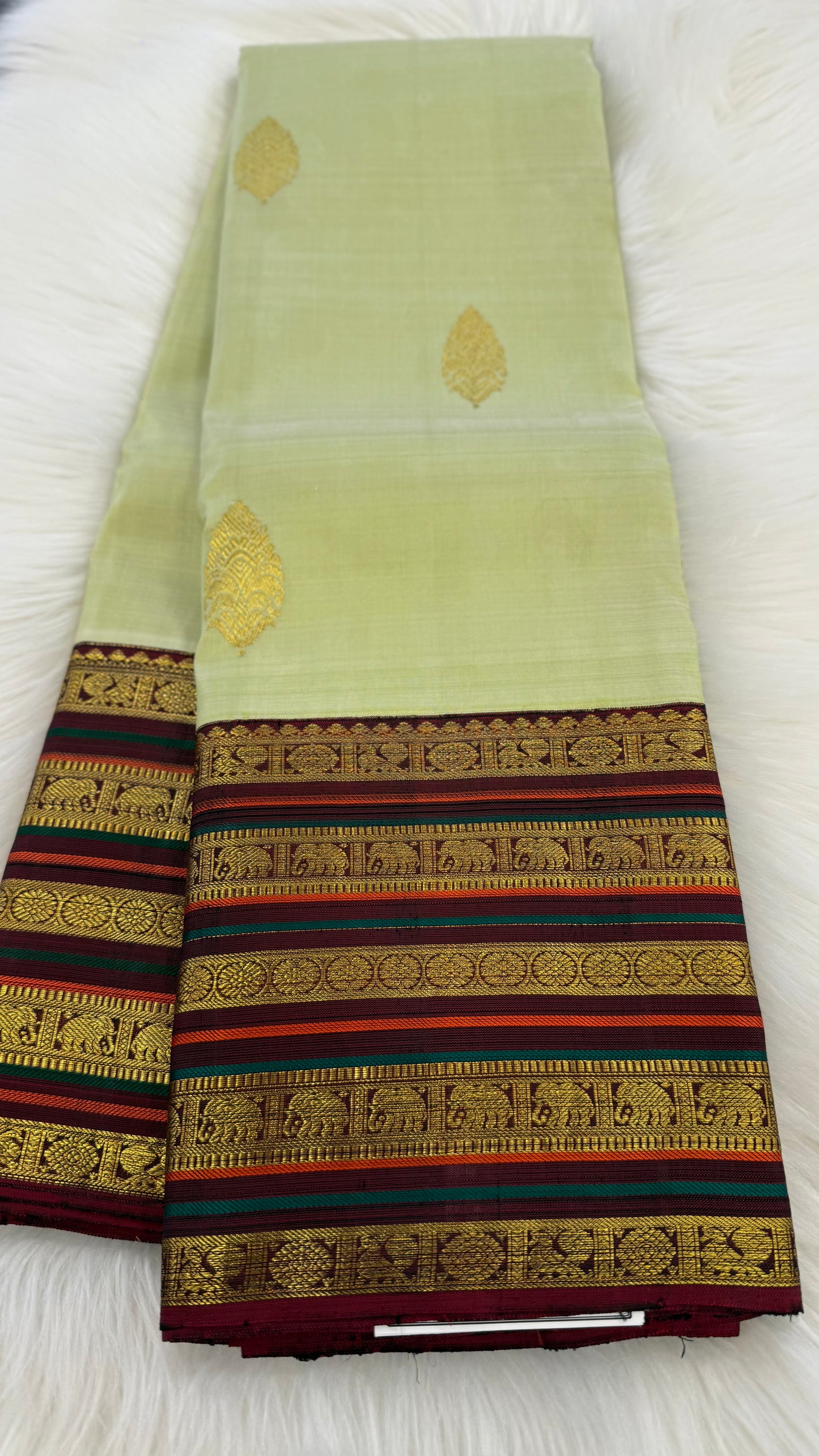 PASTEL GREEN KORVAI CONTRAST MAROON BORDER HANDLOOM KANICHIPURAM SILK SAREE (KSS233)