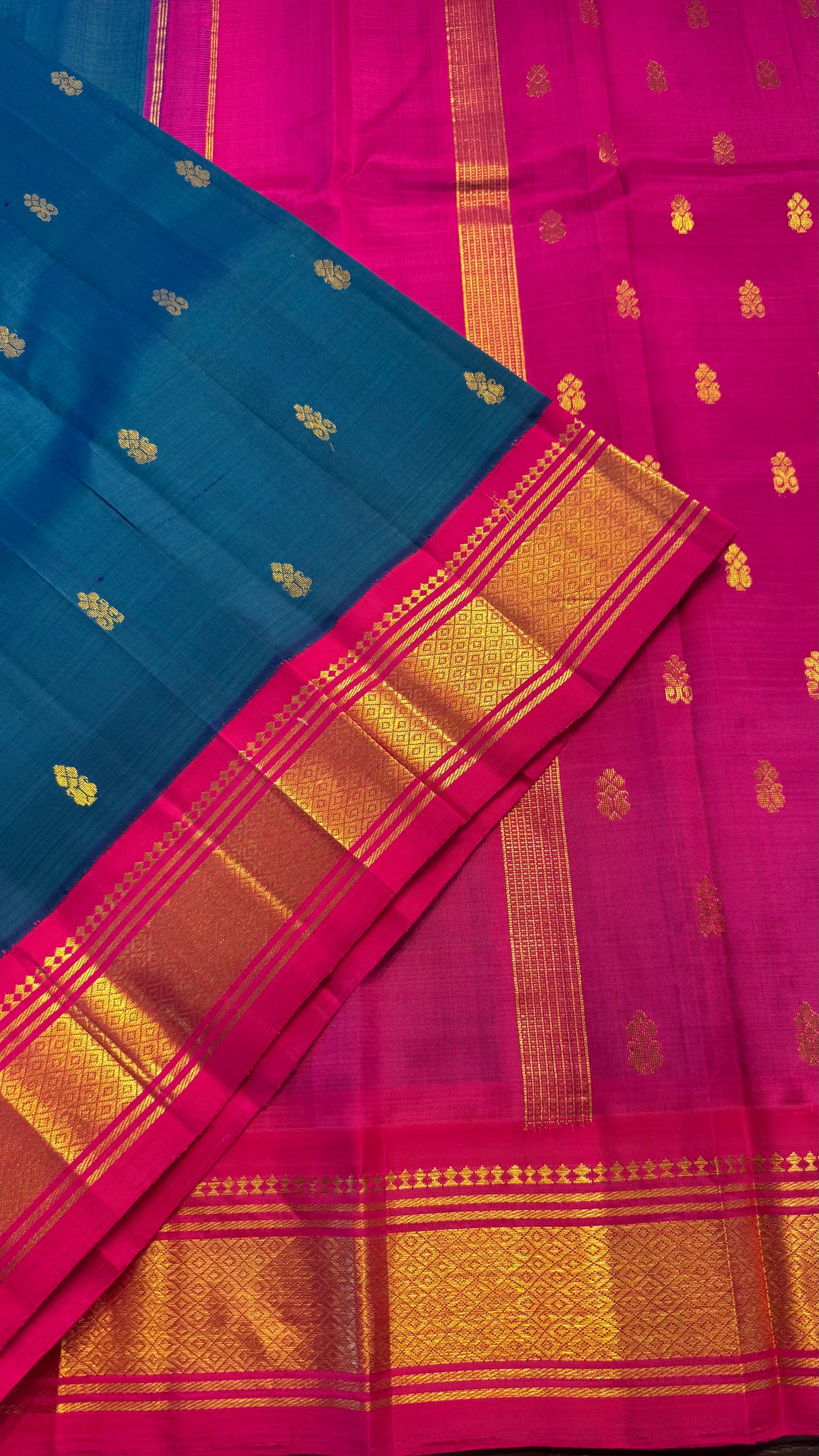 PEACOCK BLUE WITH CONTRAST HOT PINK PURE HANDLOOM KANCHIPURAM SINGLE SIDE BORDER SILK SAREE (KSSB11)