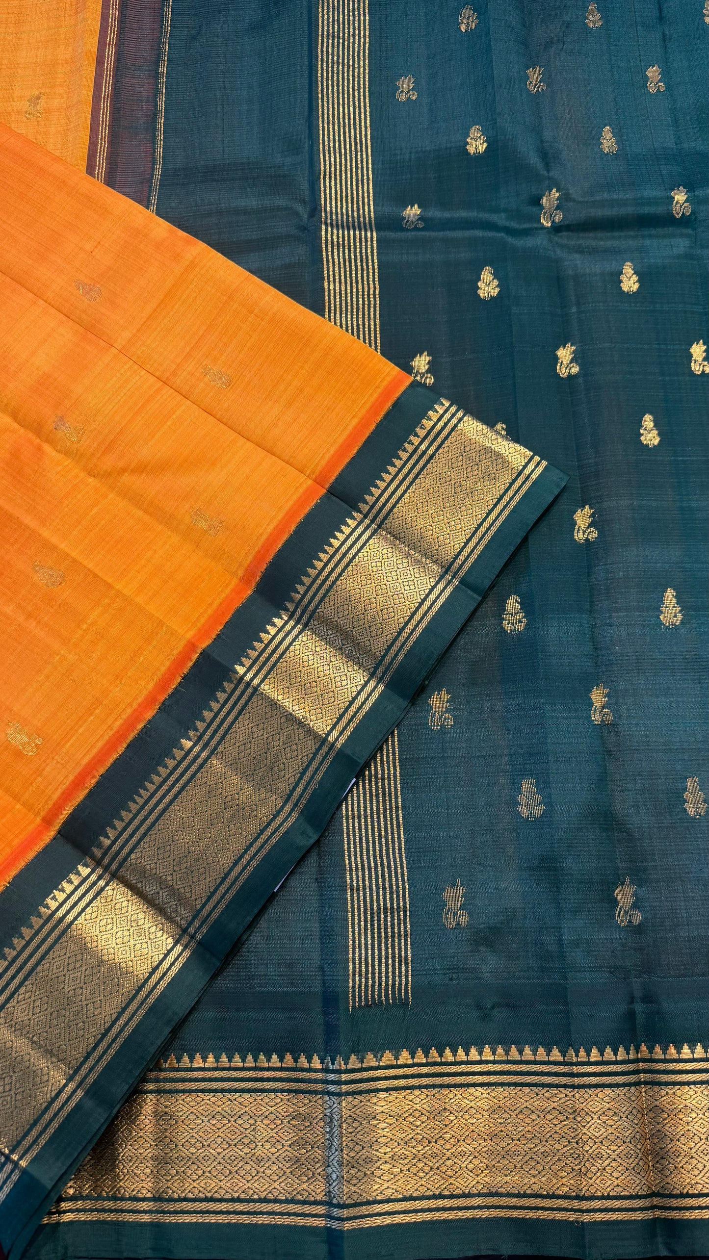 MANGO YELLOW WITH CONTRAST DARK GREEN PURE HANDLOOM KANCHIPURAM SINGLE SIDE BORDER SILK SAREE (KSSB19)