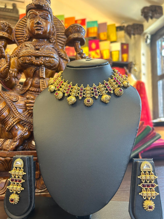 Leya Necklace