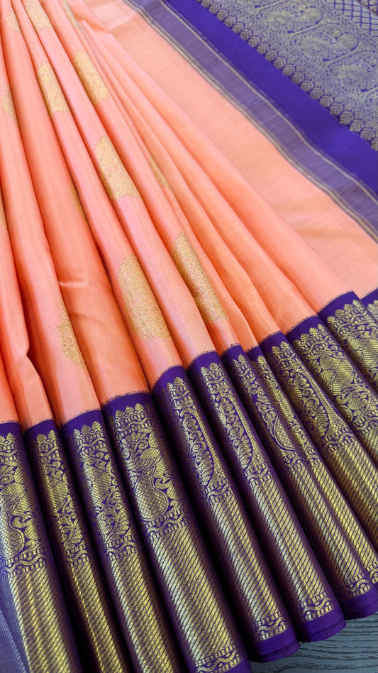 PEACH WITH CONTRAST PURPLE GOLD ZARI HANDLOOM KANICHIPURAM SILK SAREE (KSS48)