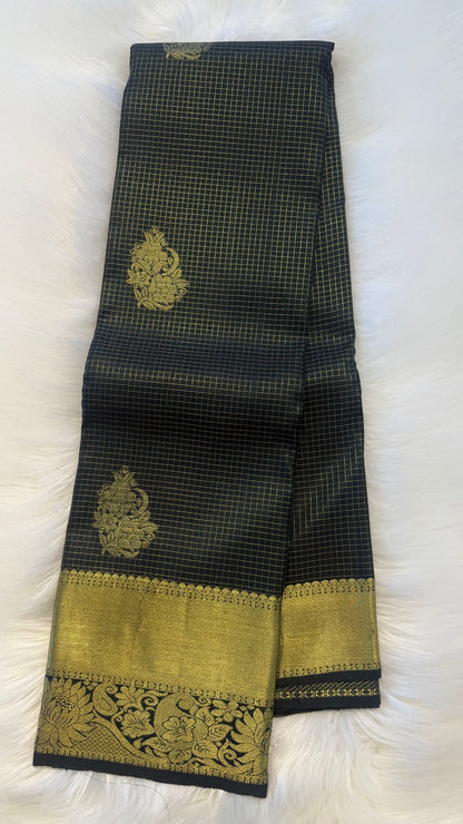 GREEN CHECKED GOLD ZARI HANDLOOM KANICHIPURAM SILK SAREE (KSS421)