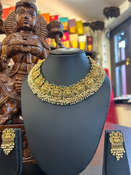 Kavis Necklace
