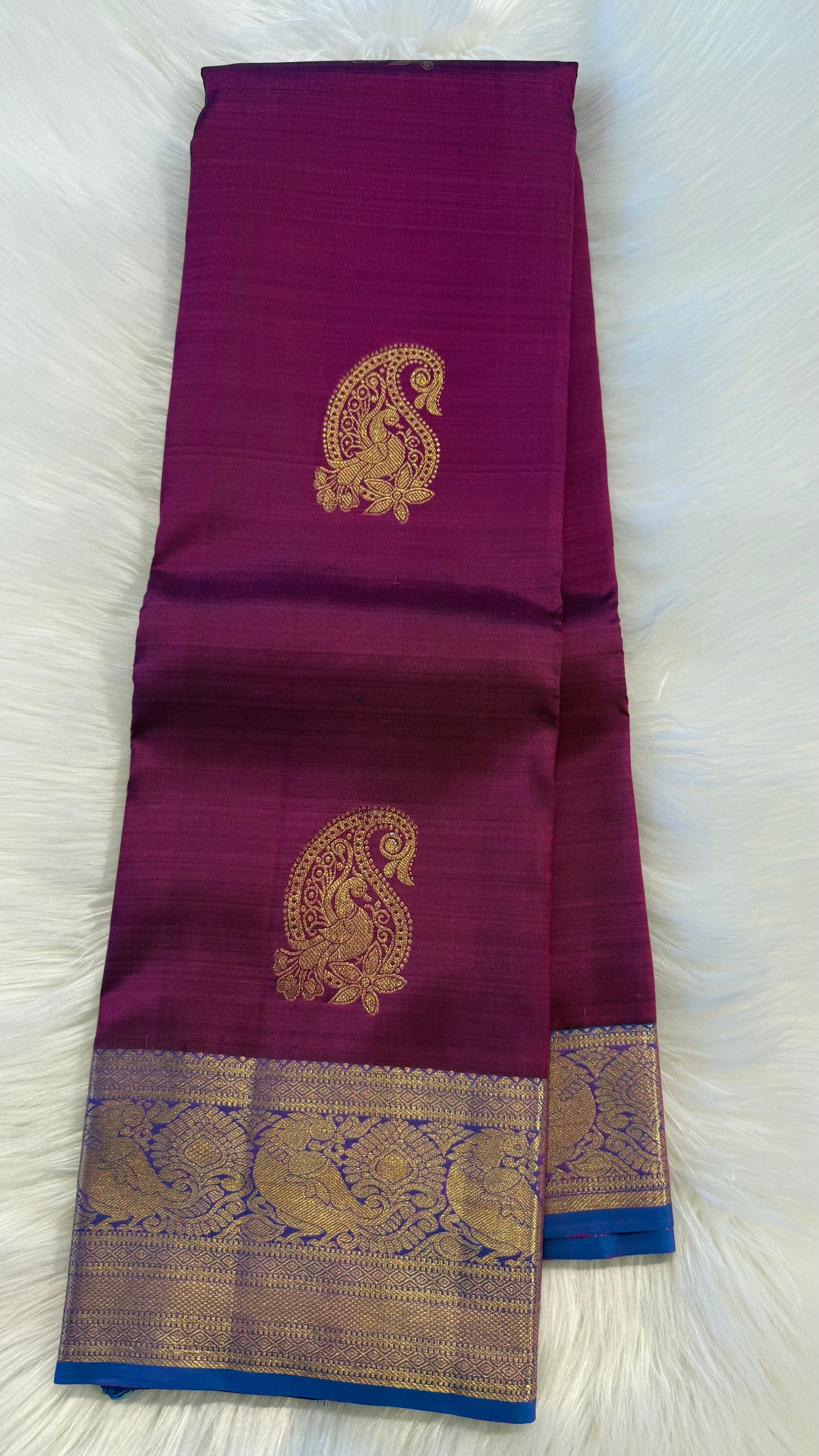 GRAPE PURPLE WITH CONTRAST DUAL TONE BLUE GOLD ZARI HANDLOOM KANCHIPURAM SILK SAREE (KSS340)