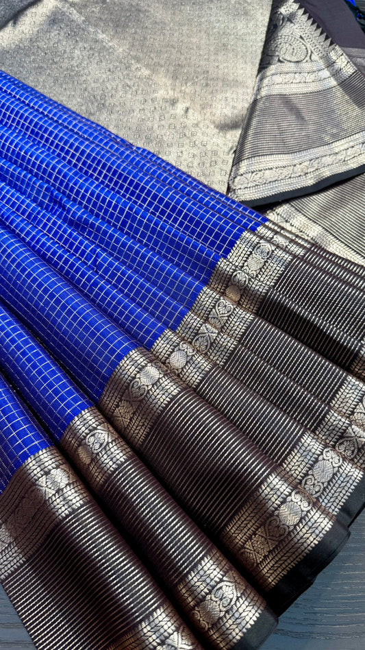 ROYAL BLUE SILVER CHECKS WITH CONTRAST COFFEE BROWN HANDLOOM KANICHIPURAM SILK SAREE (KSS23)