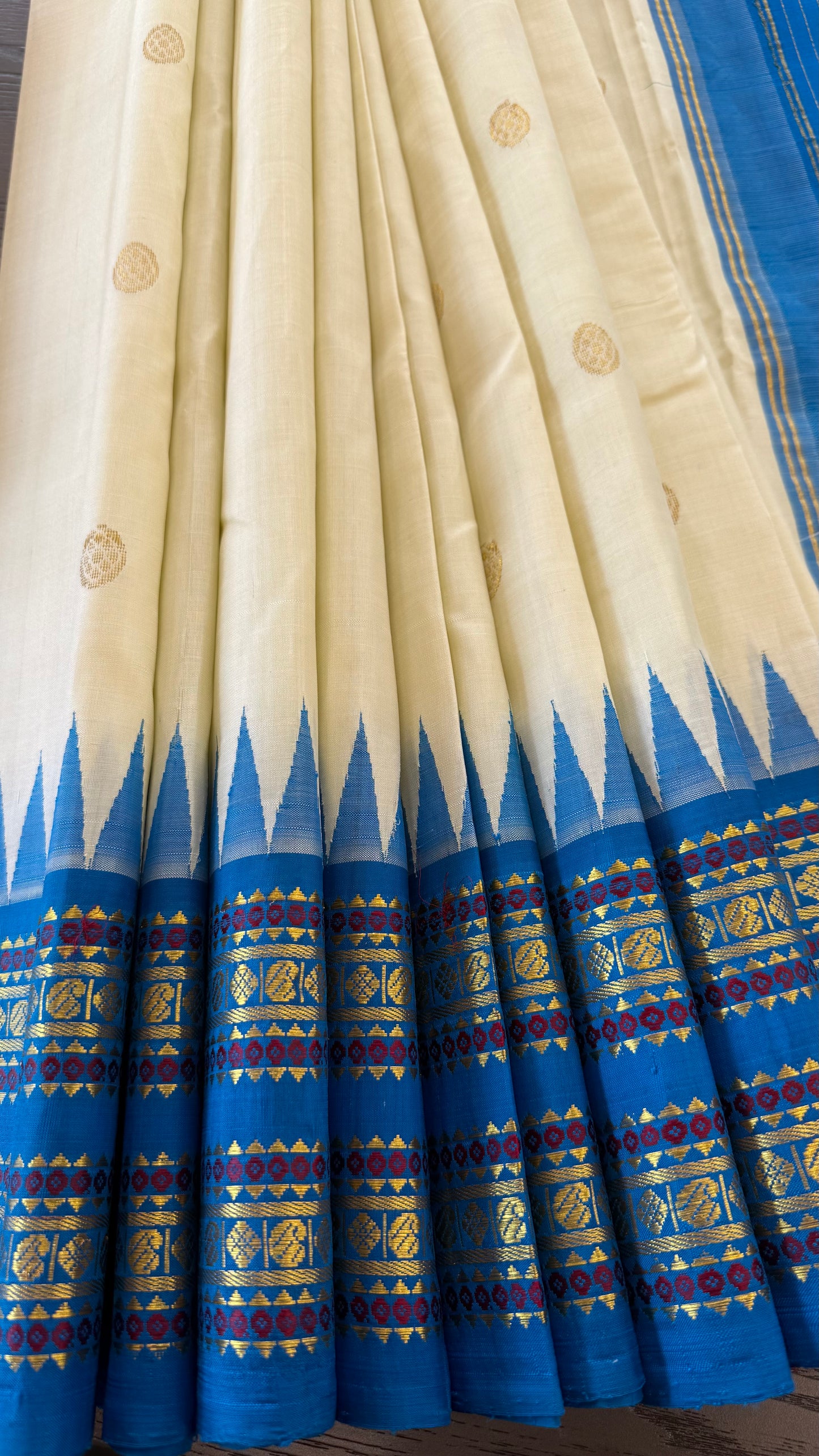CREAM WITH CONTRAST BLUE PURE HANDLOOM KANCHIPURAM SINGLE SIDE BORDER SILK SAREE (KSSB32)