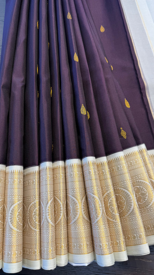 PLUM WITH CONTRAST OFFWHITE GOLD ZARI HANDLOOM KANCHIPURAM SILK SAREE (KSS302)